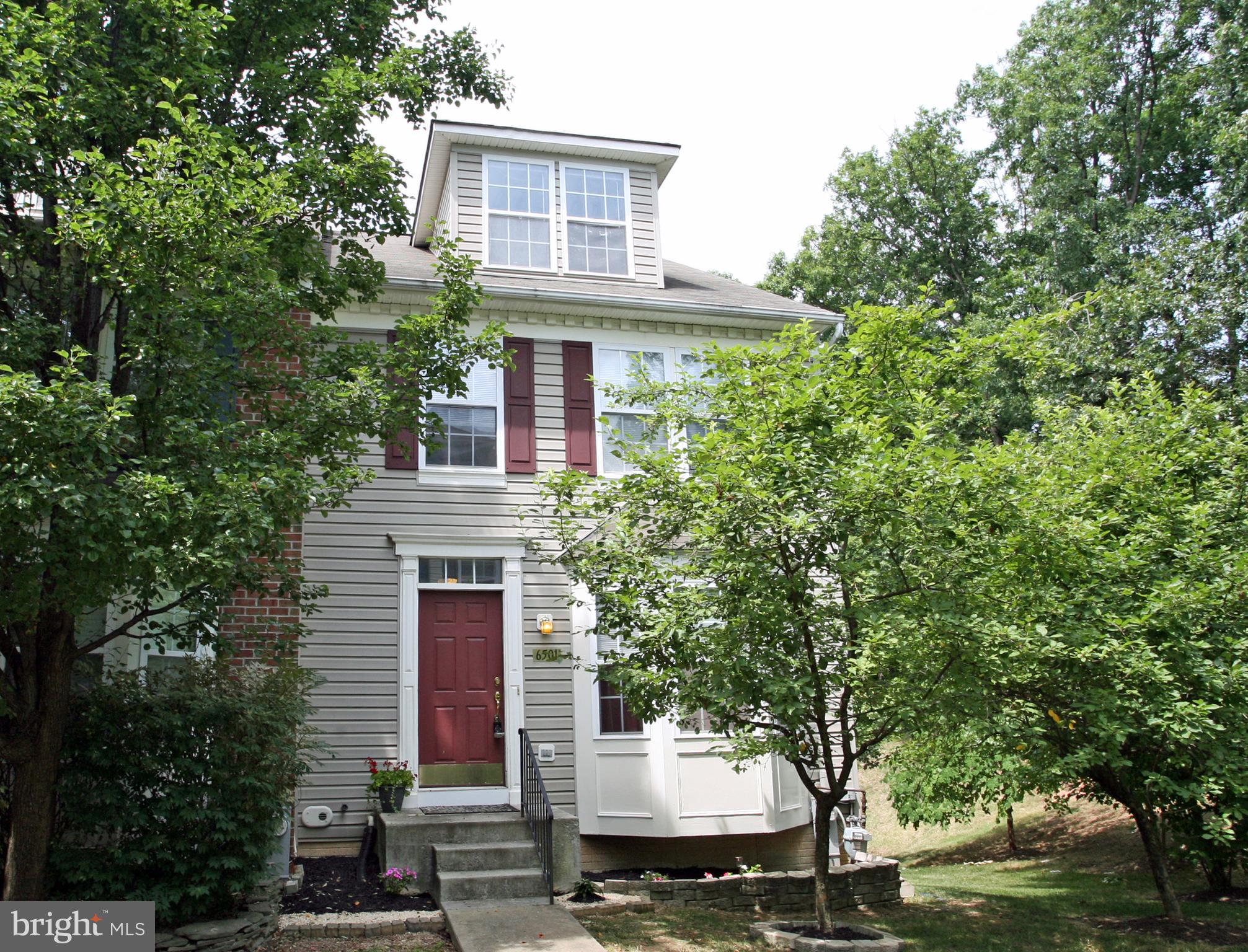 WORTHINGTON MEWS - Residential Lease