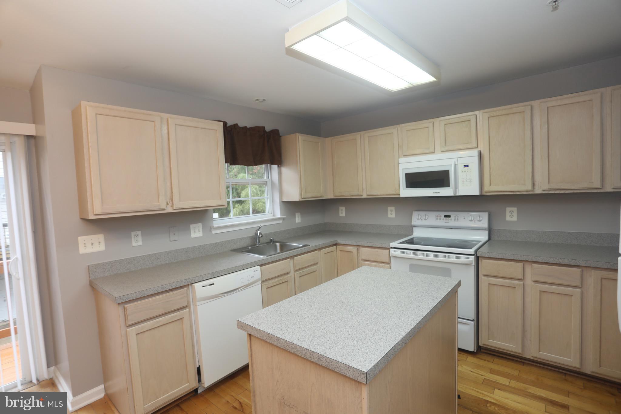 WORTHINGTON MEWS - Residential Lease