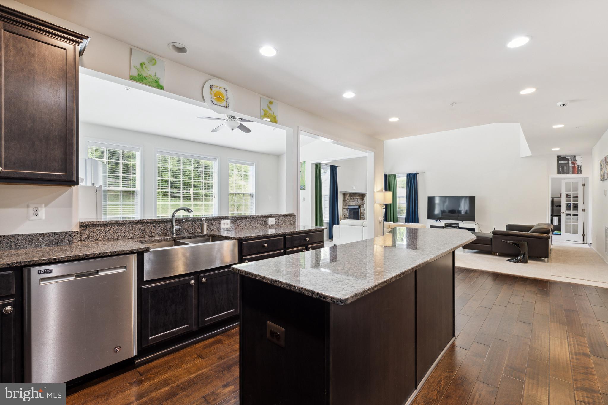 WASHINGTON OVERLOOK - Residential