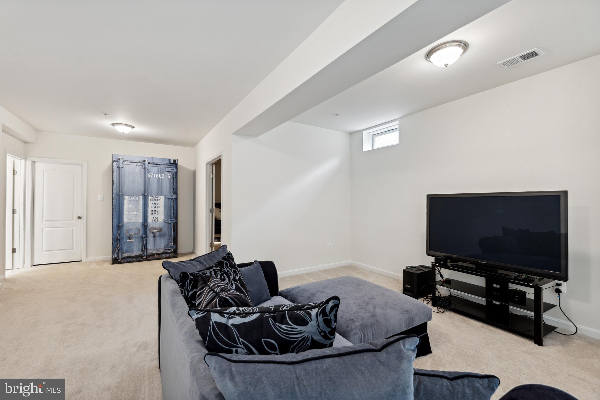 WASHINGTON OVERLOOK - Residential