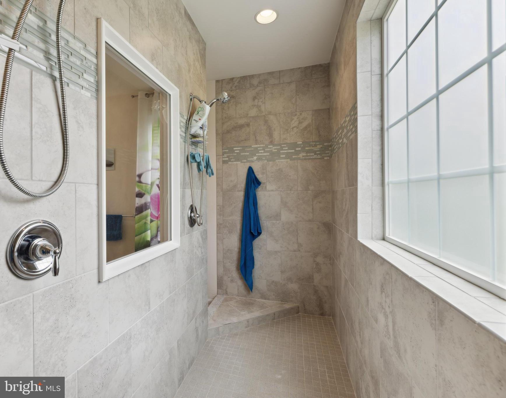 WASHINGTON OVERLOOK - Residential