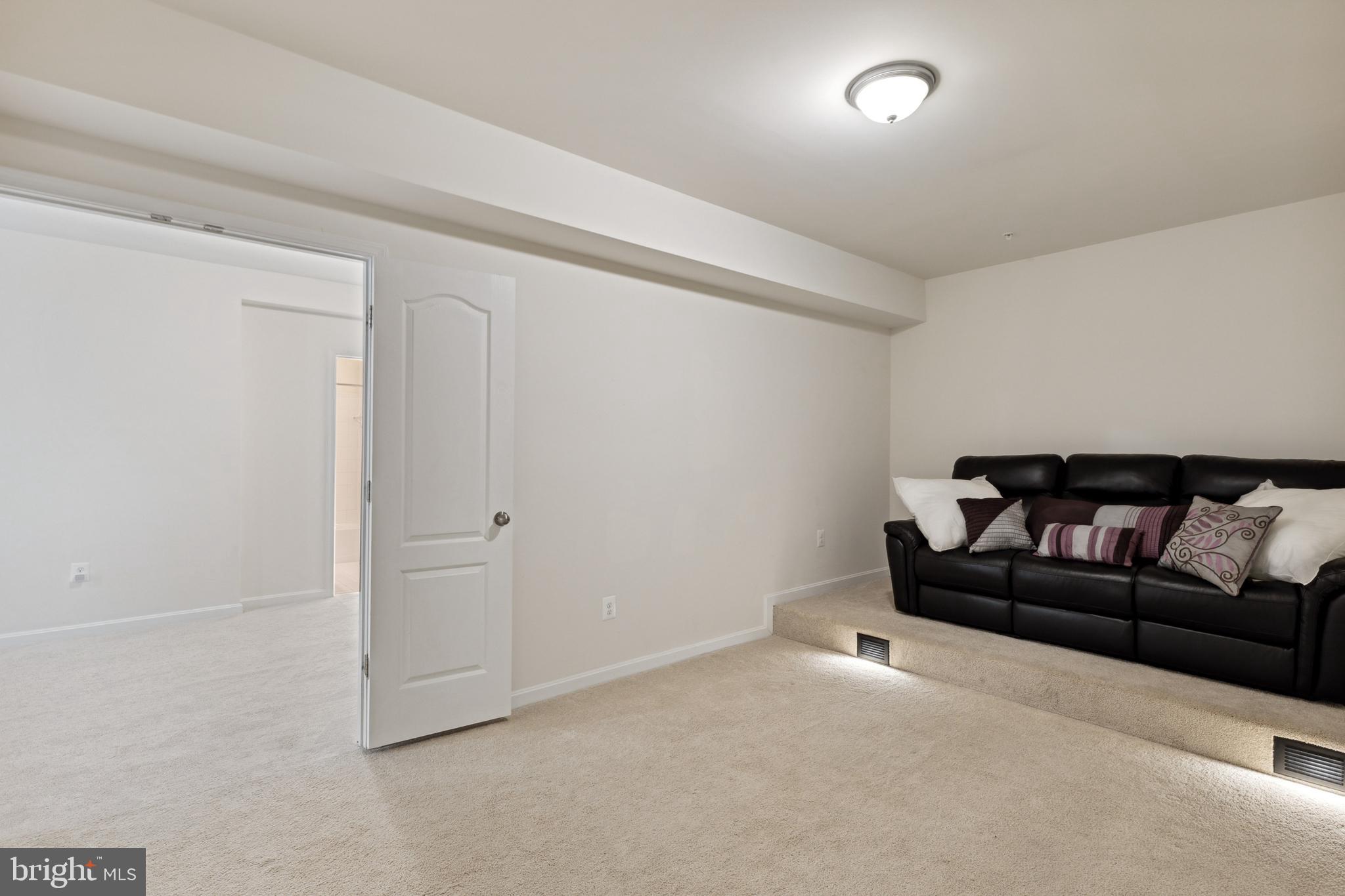 WASHINGTON OVERLOOK - Residential