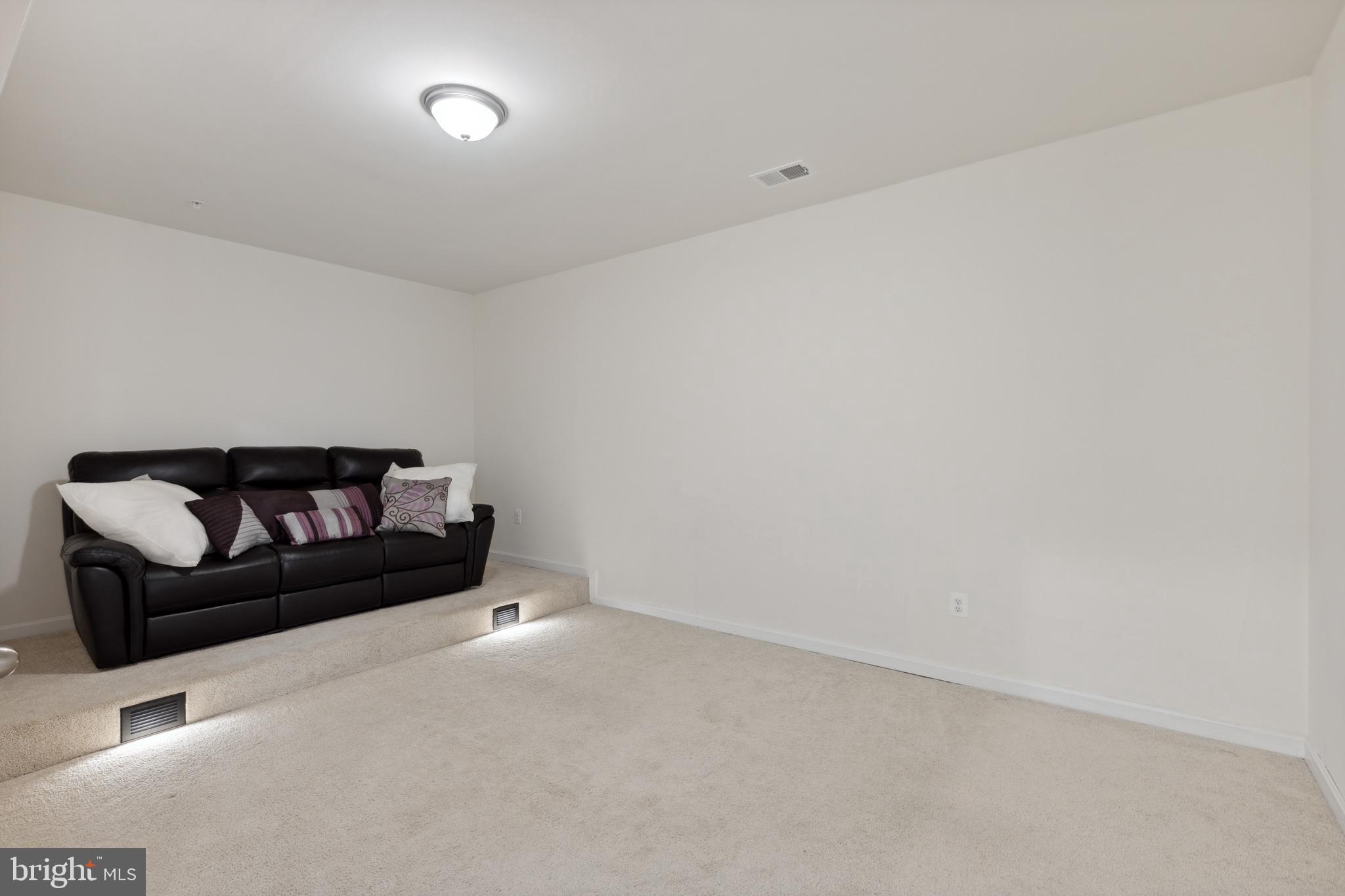 WASHINGTON OVERLOOK - Residential