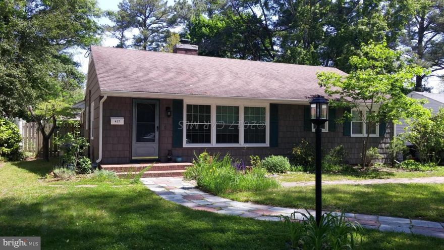 Boasting a convenient in town location w/ close proximity to SU, area stores and restaurants, this inviting 1536 sq. ft. 3 bedroom, 1.5 bath rancher features replaced windows, LR w/ FP and hardwoods, DR w/ chair rail and hardwoods, updated kitchen w/ tile flooring, family room w/ vaulted ceiling and deck access, a bedroom w/ private half bath and a partially fenced back yard.