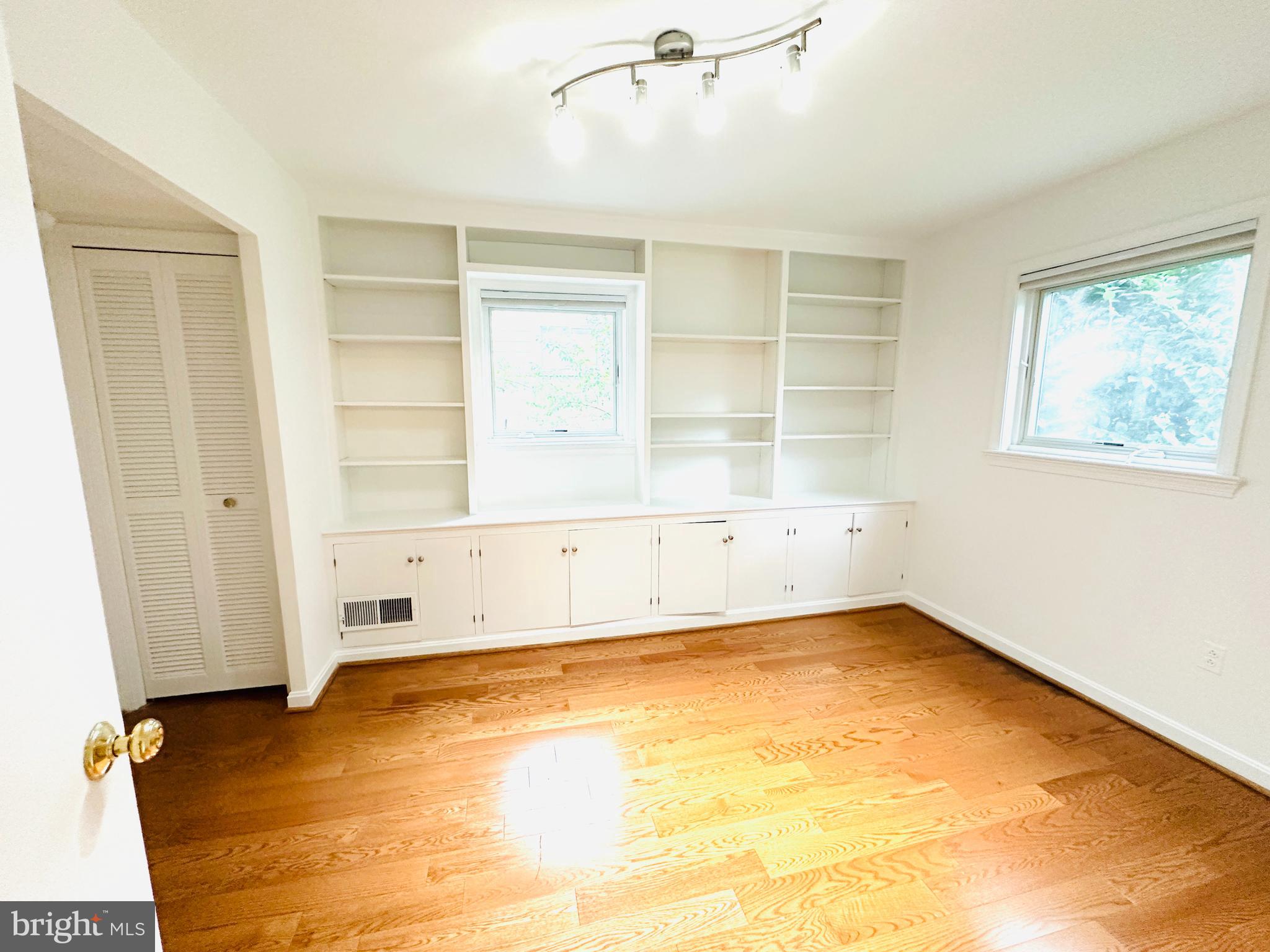 PARKVIEW - Residential Lease