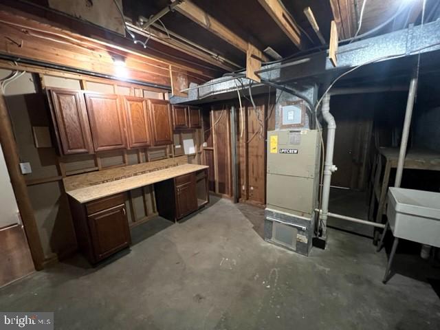 FARMBROOK - Residential Lease