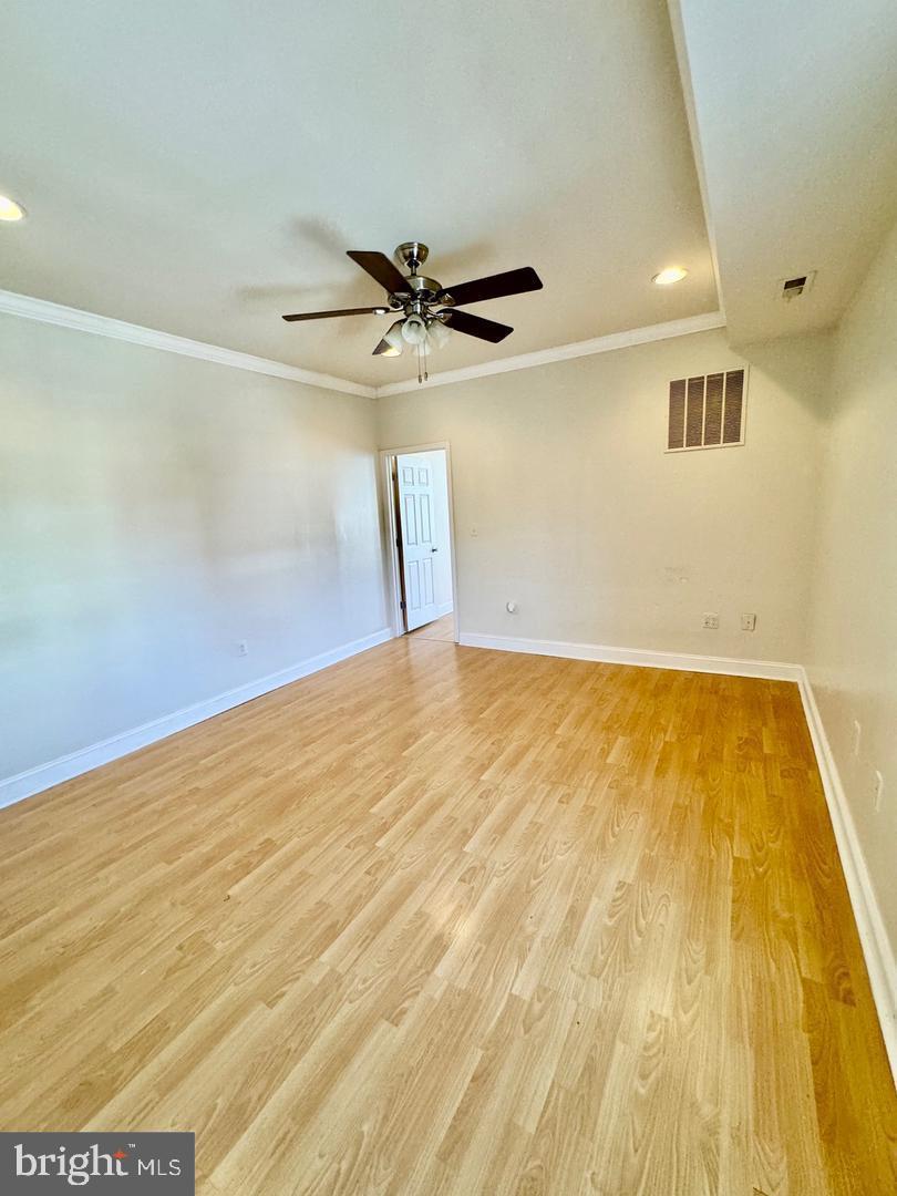 RIVERSIDE PARK - Residential Lease