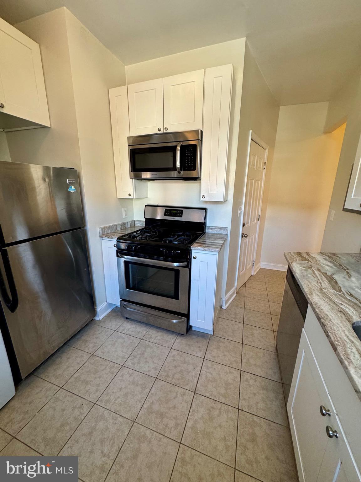 RIVERSIDE PARK - Residential Lease