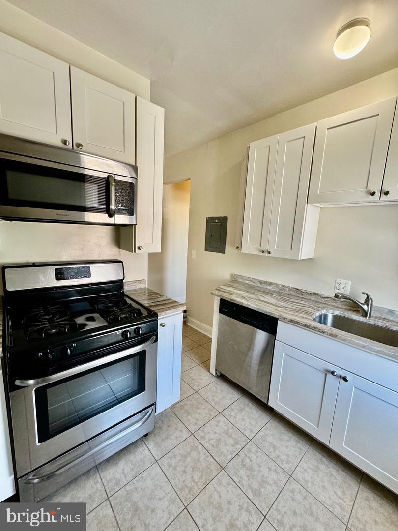 RIVERSIDE PARK - Residential Lease
