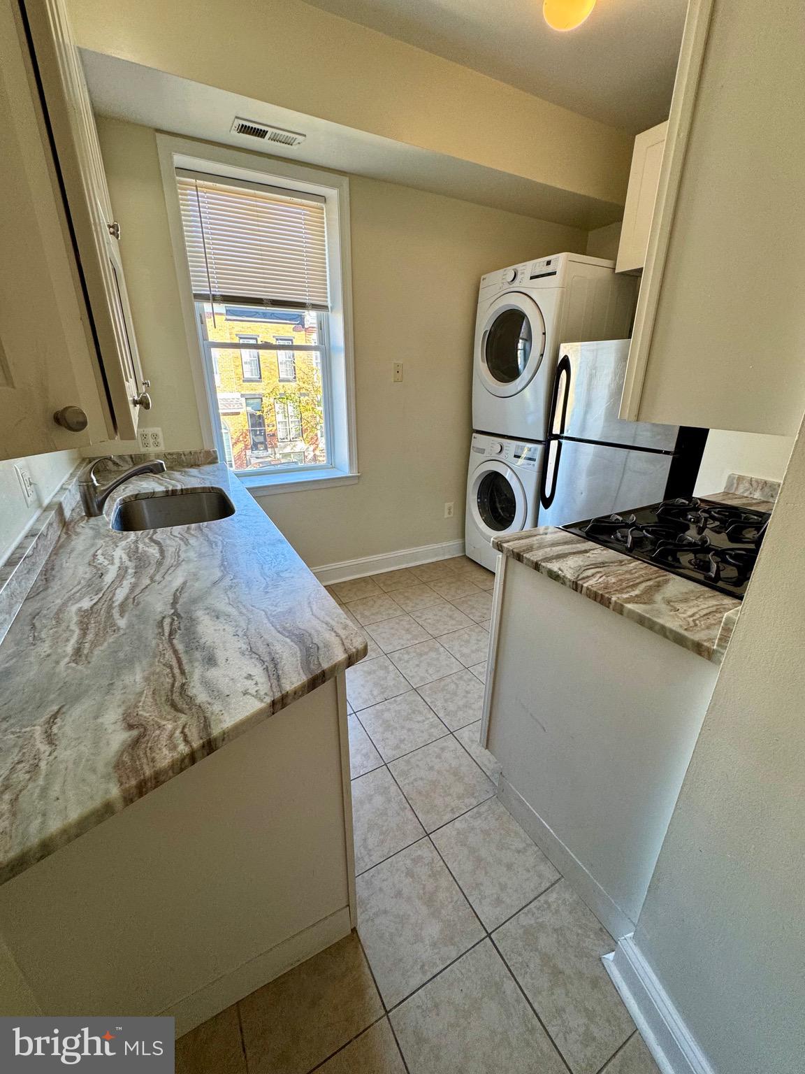 RIVERSIDE PARK - Residential Lease