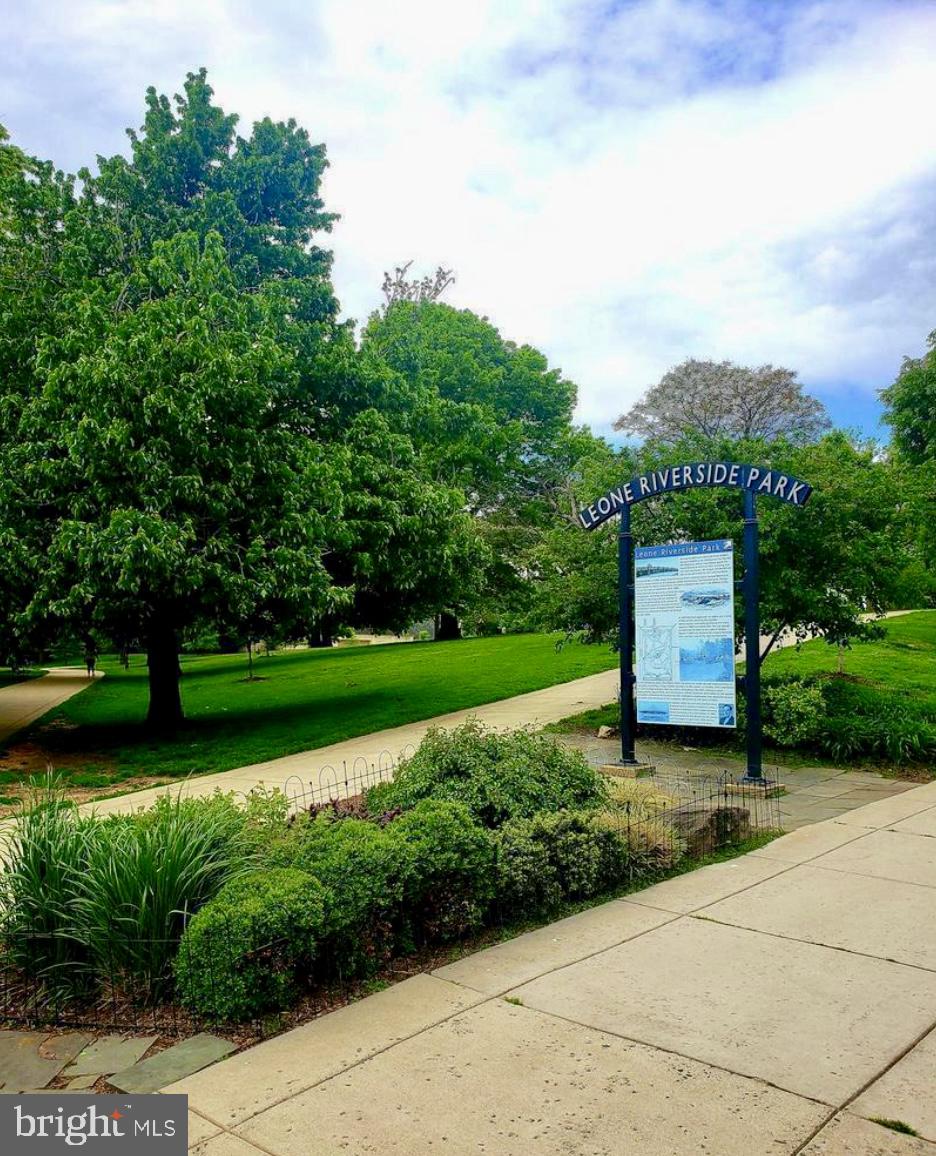 RIVERSIDE PARK - Residential Lease