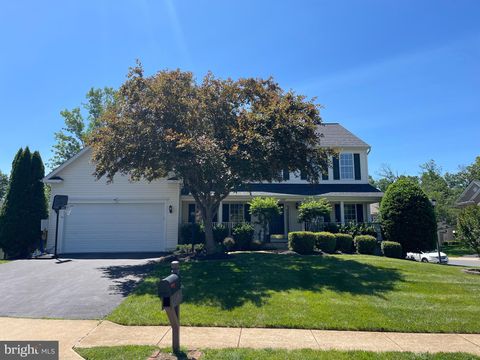 Photo of 10491 Manns Harbor Court, GAINESVILLE, VA 20155 (MLS # VAPW2121356)