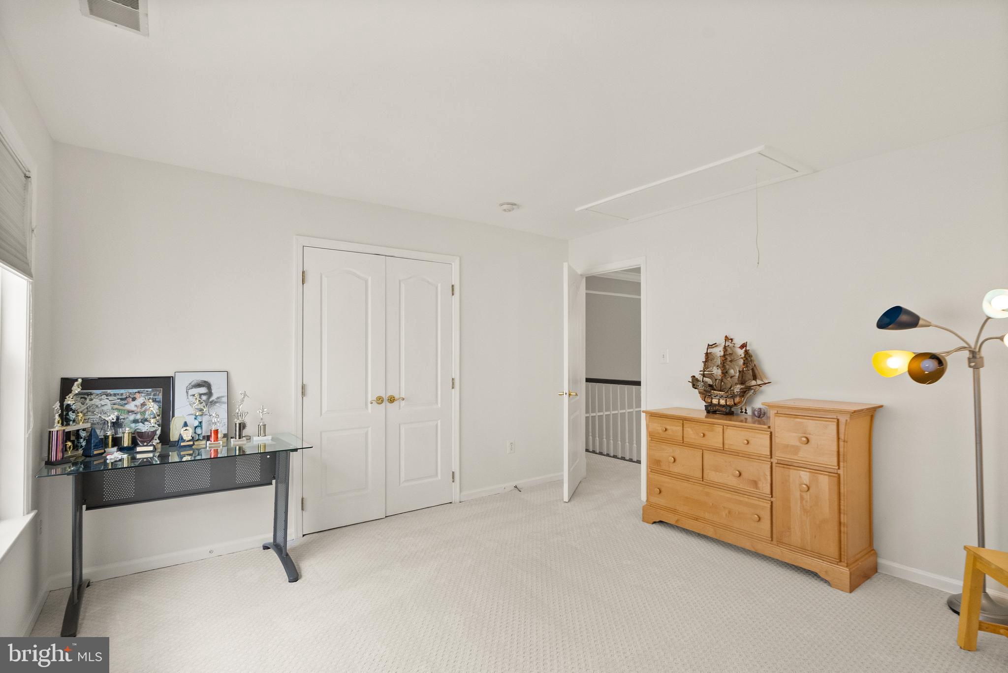 LOWES ISLAND - Residential