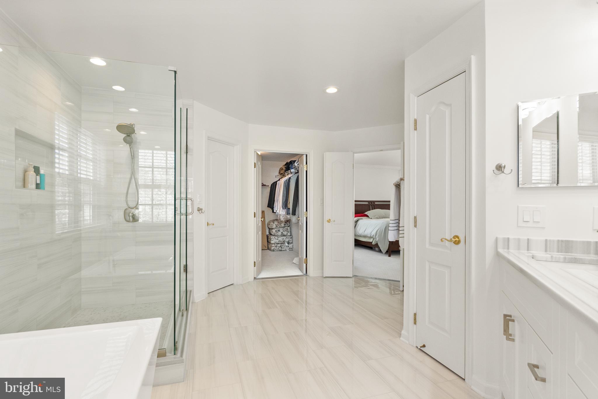 LOWES ISLAND - Residential