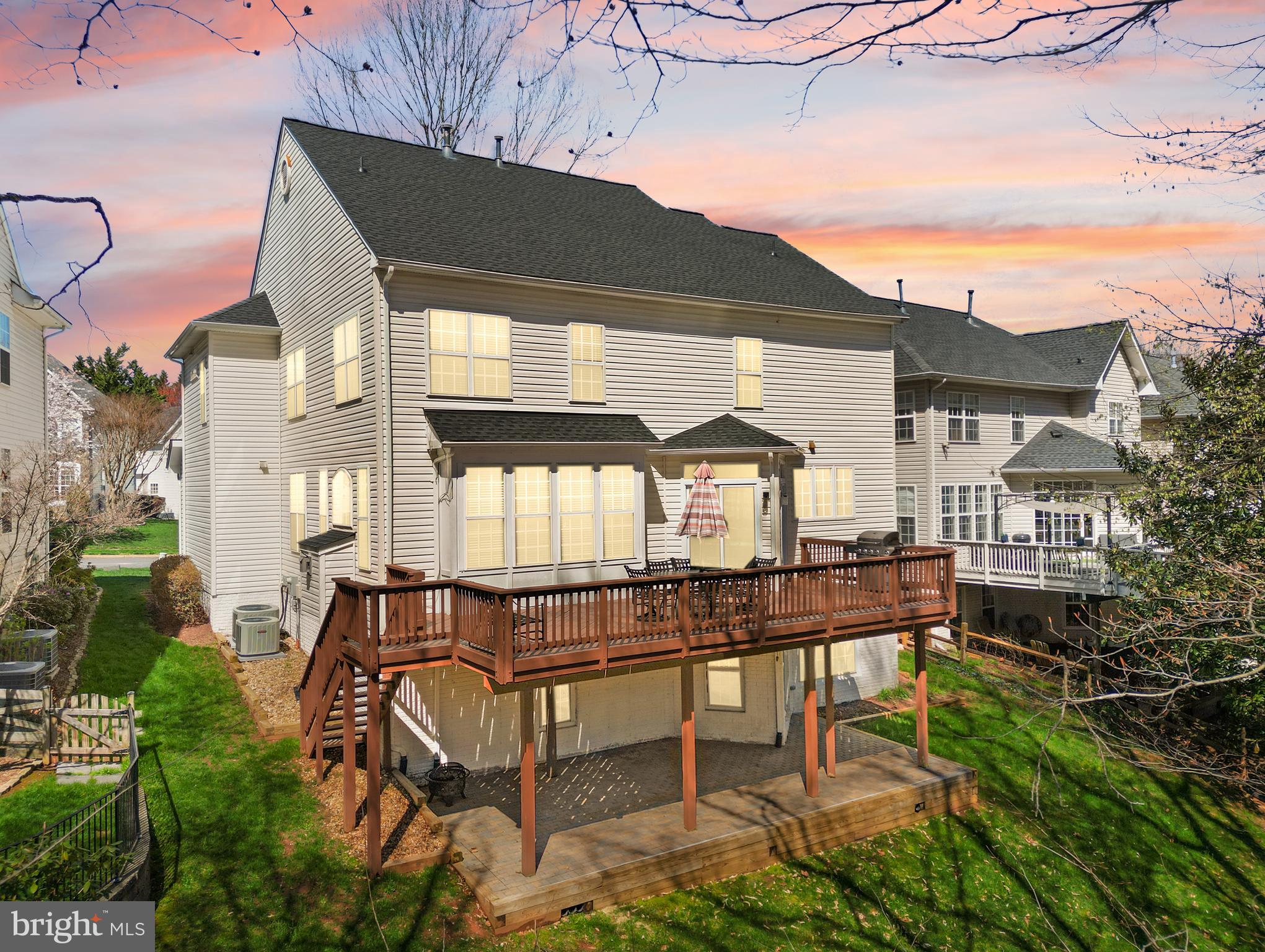 LOWES ISLAND - Residential