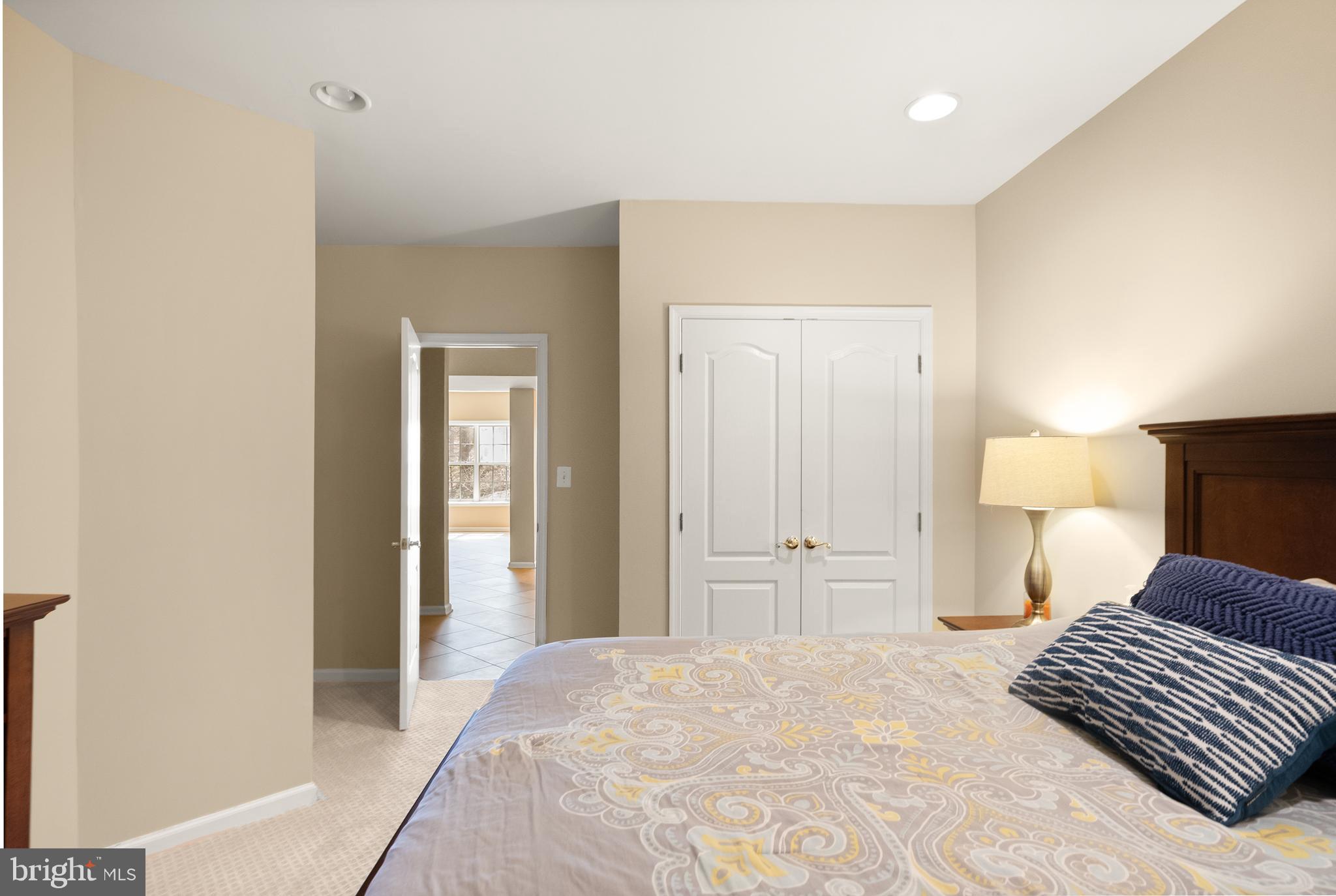 LOWES ISLAND - Residential