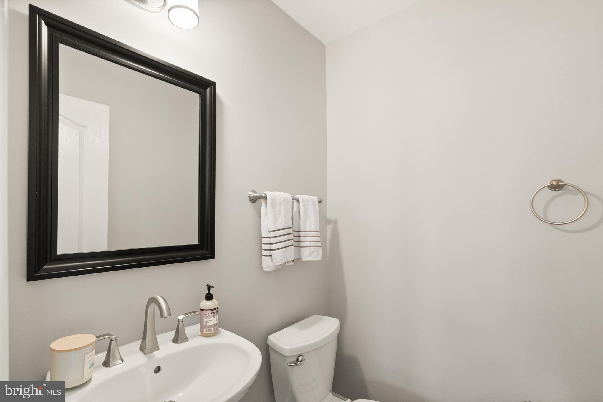 LOWES ISLAND - Residential