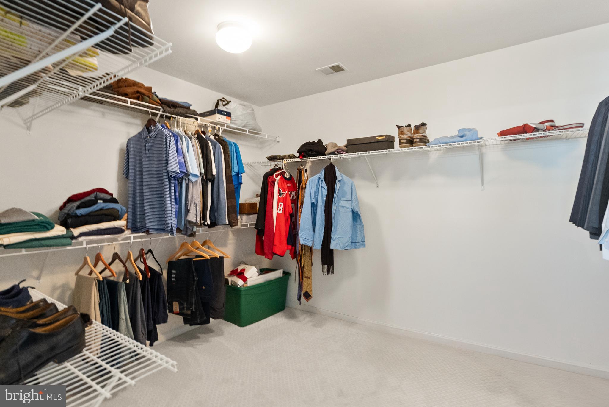 LOWES ISLAND - Residential