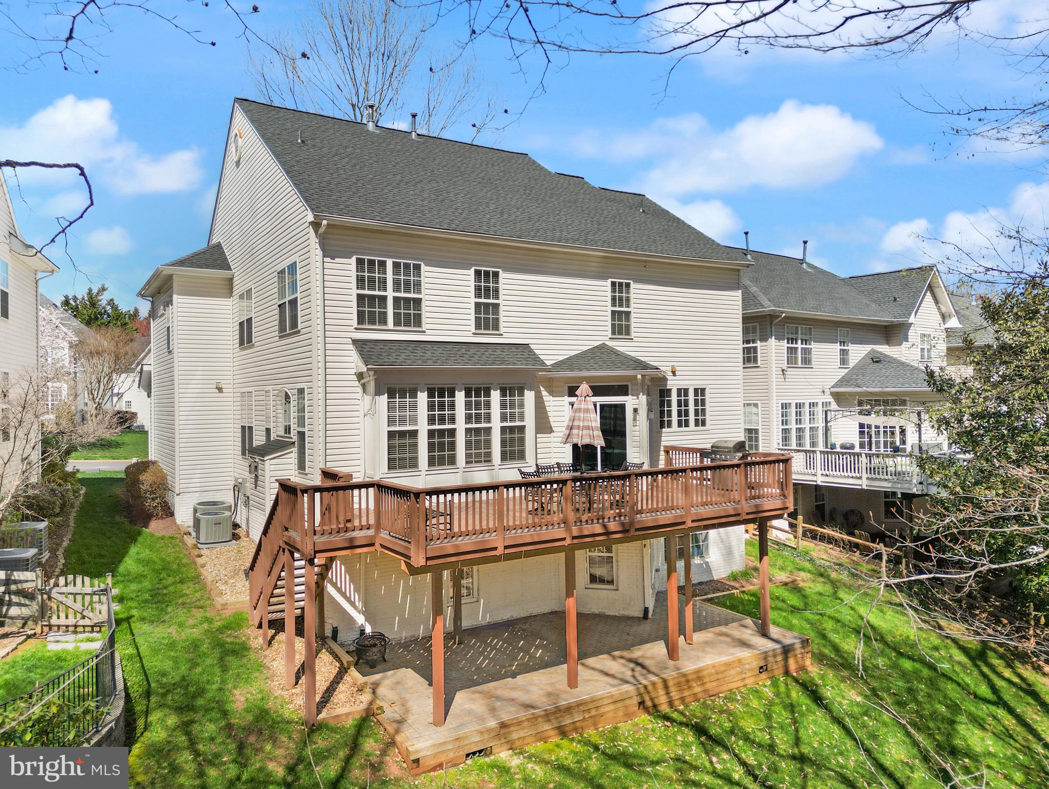 LOWES ISLAND - Residential