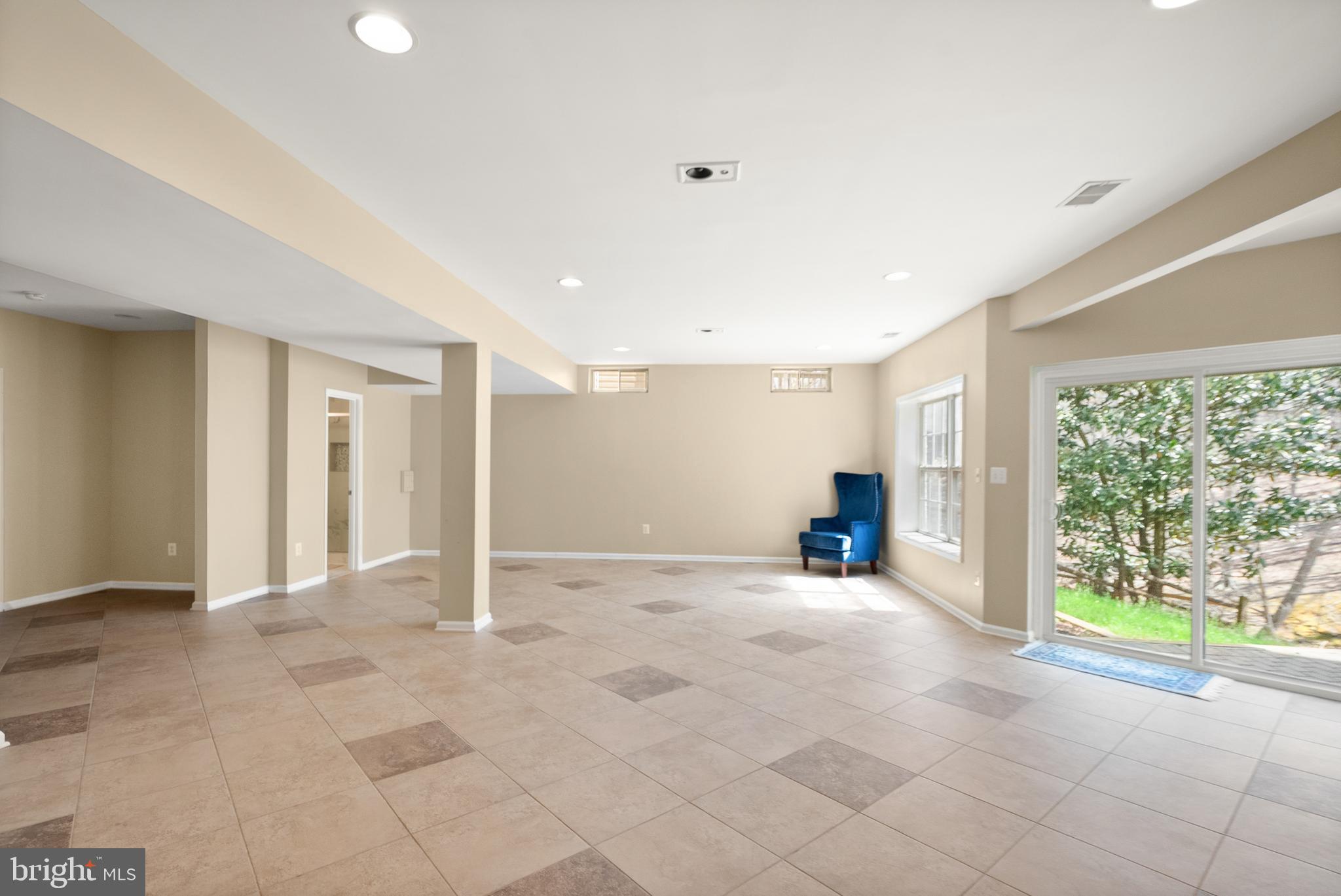 LOWES ISLAND - Residential