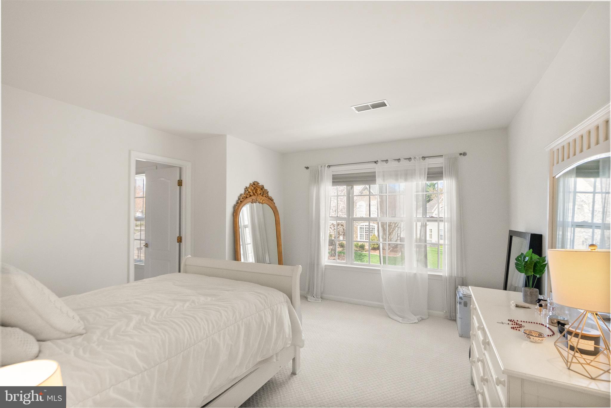 LOWES ISLAND - Residential