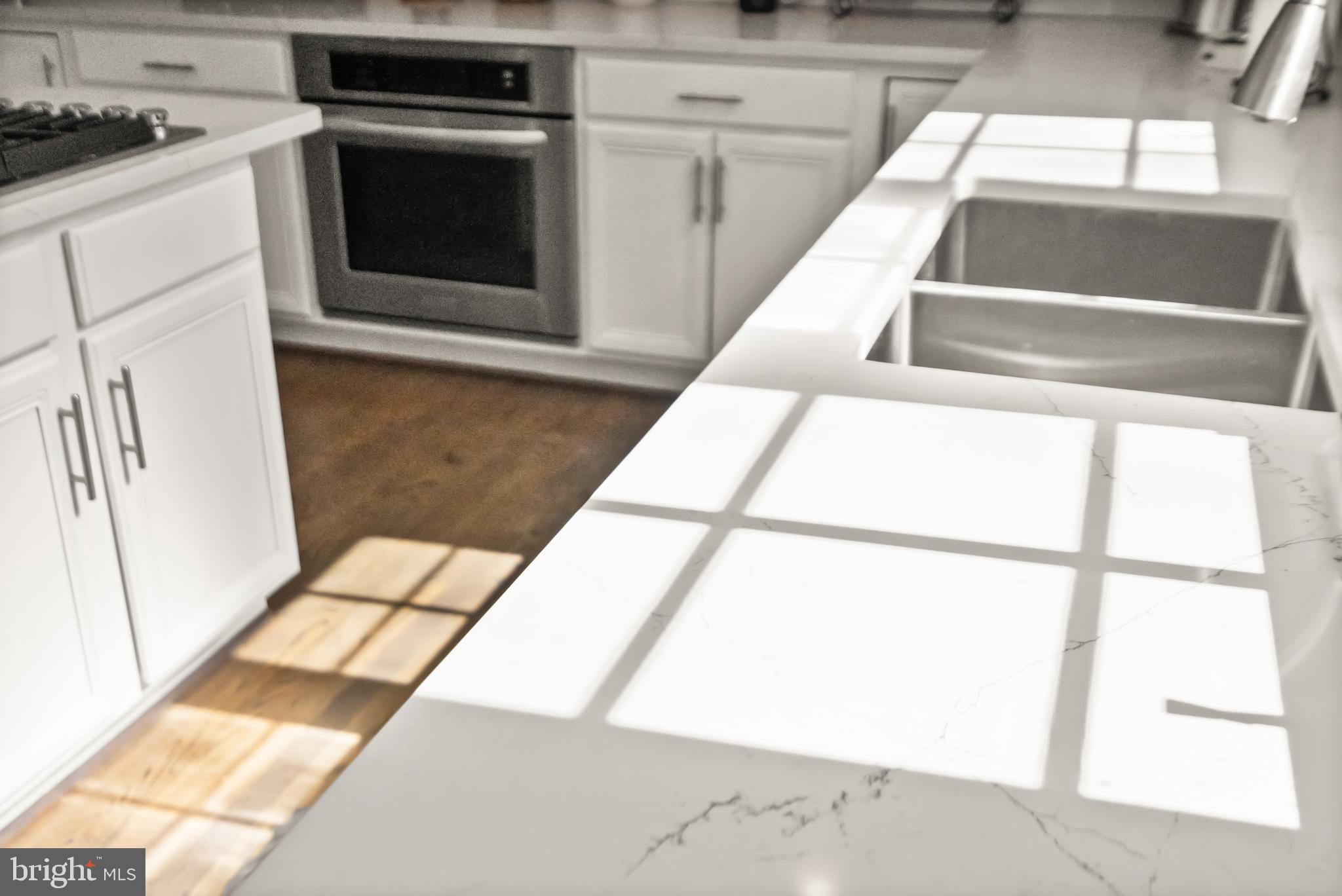 LOWES ISLAND - Residential