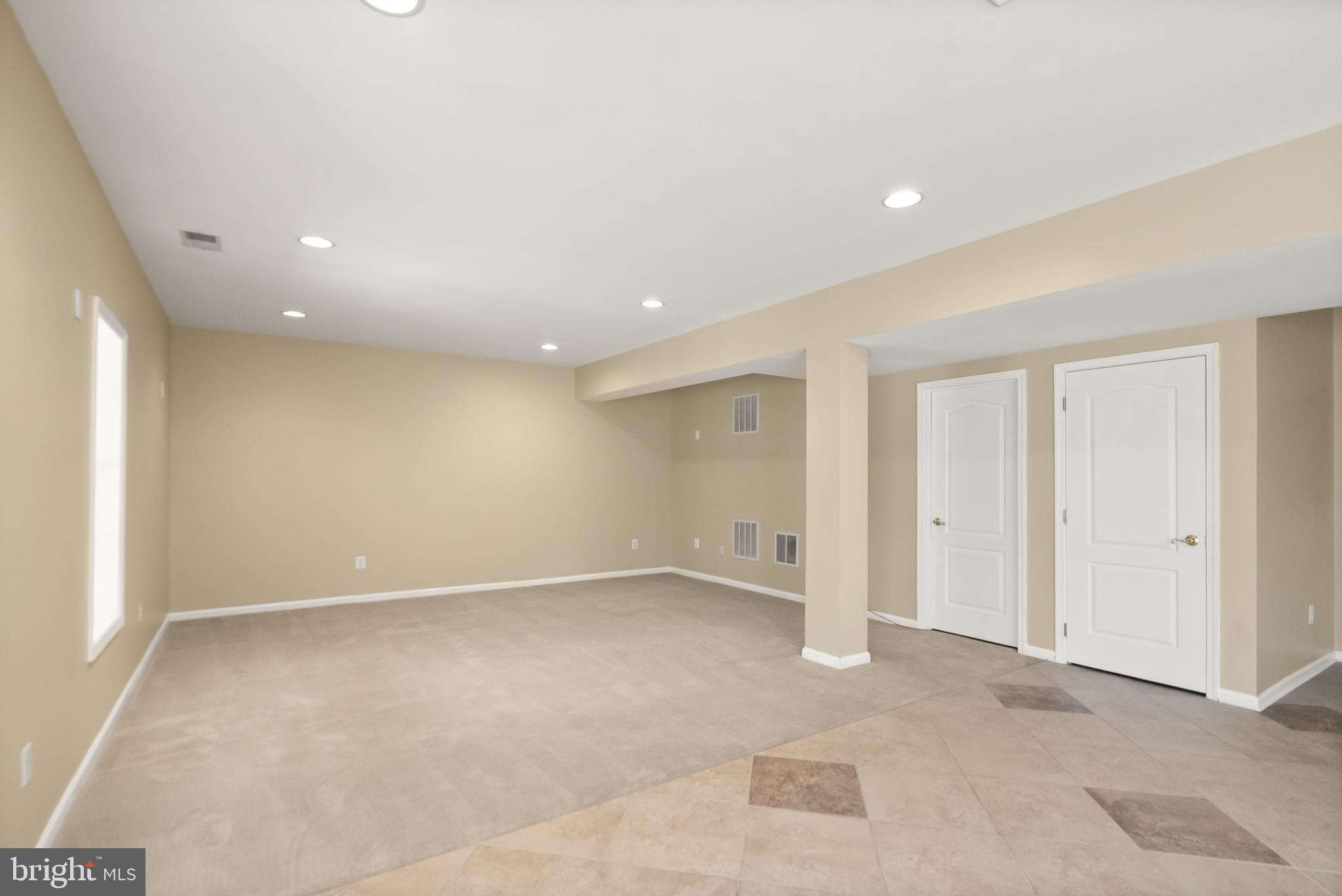 LOWES ISLAND - Residential