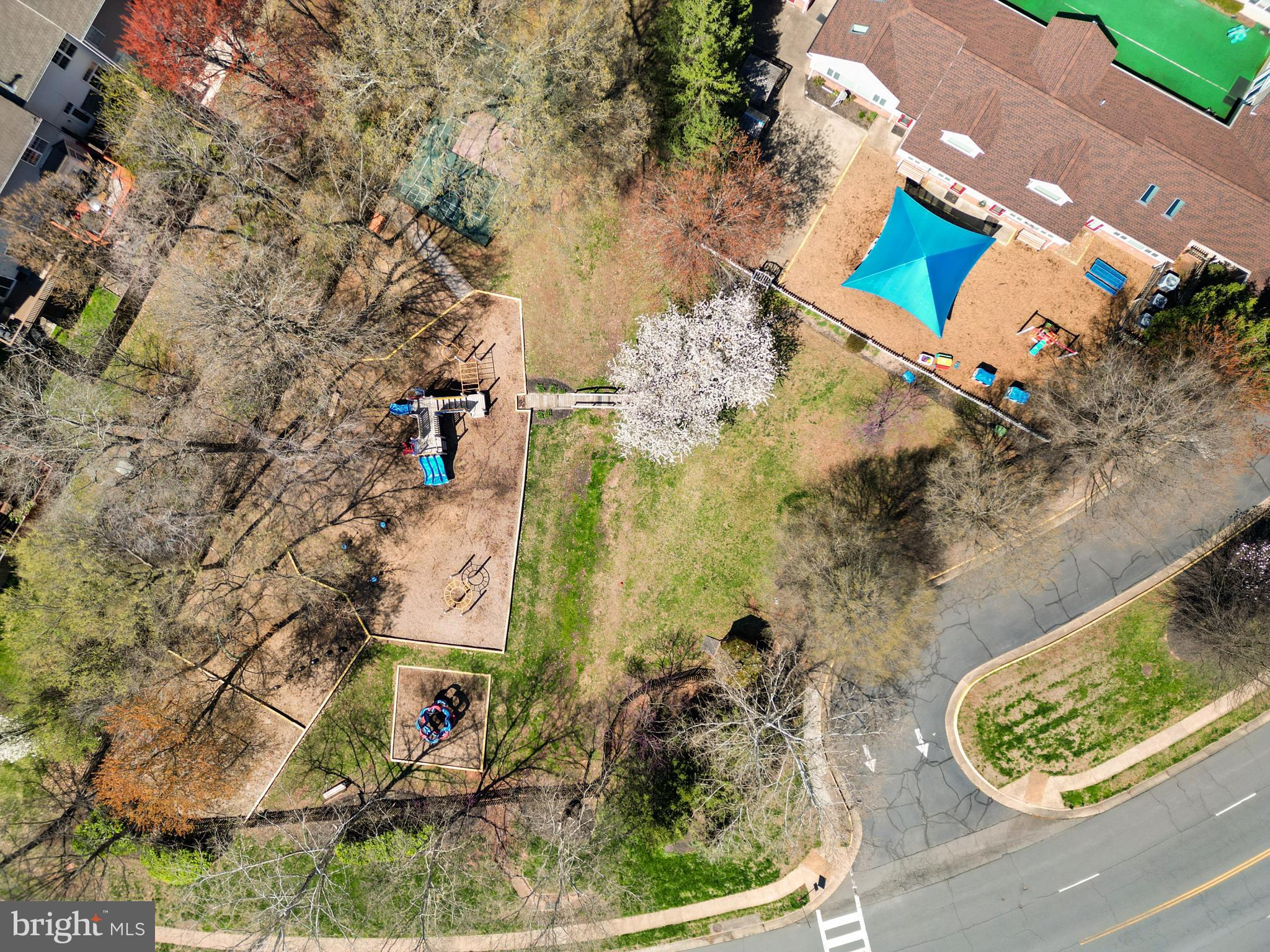 LOWES ISLAND - Residential