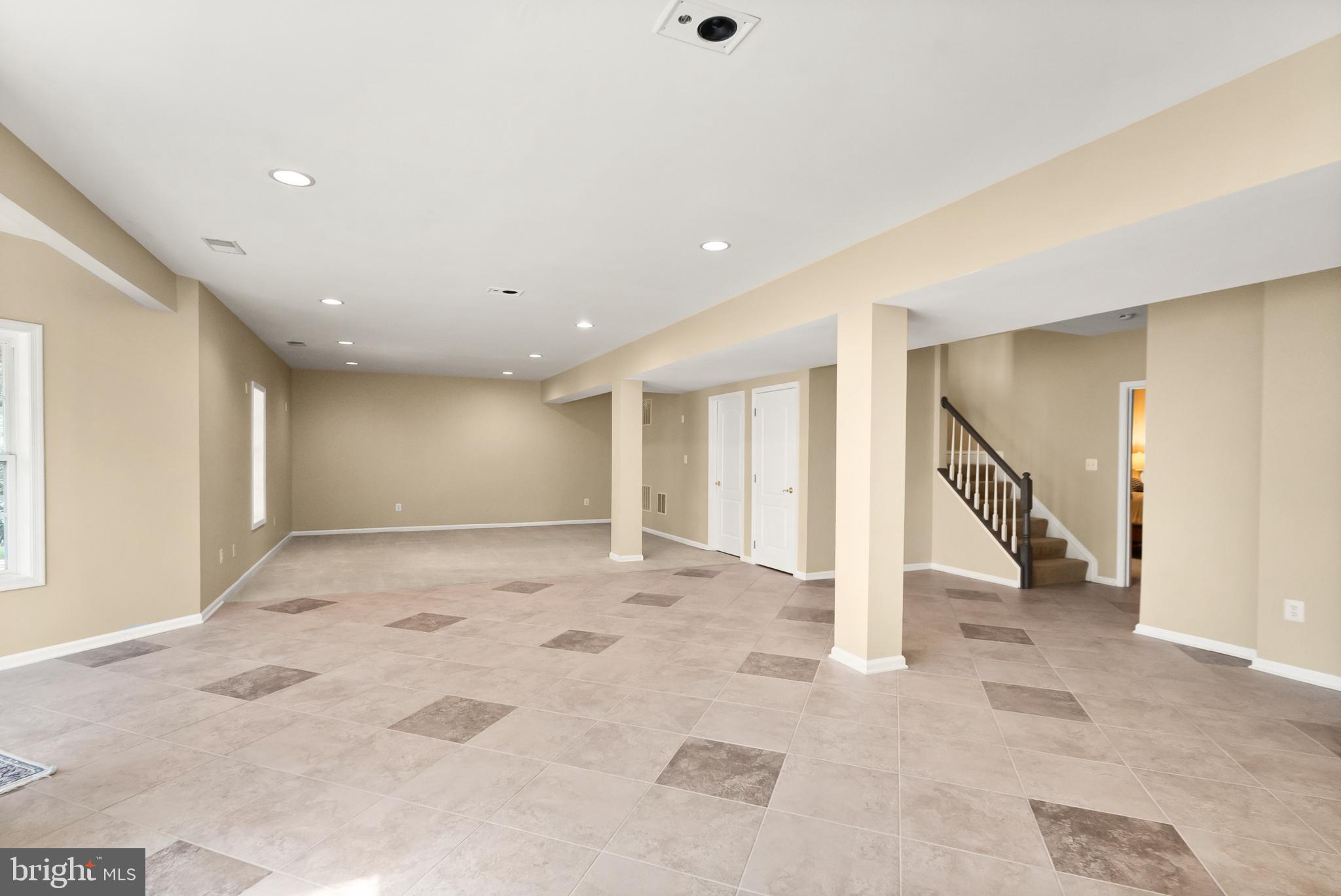 LOWES ISLAND - Residential