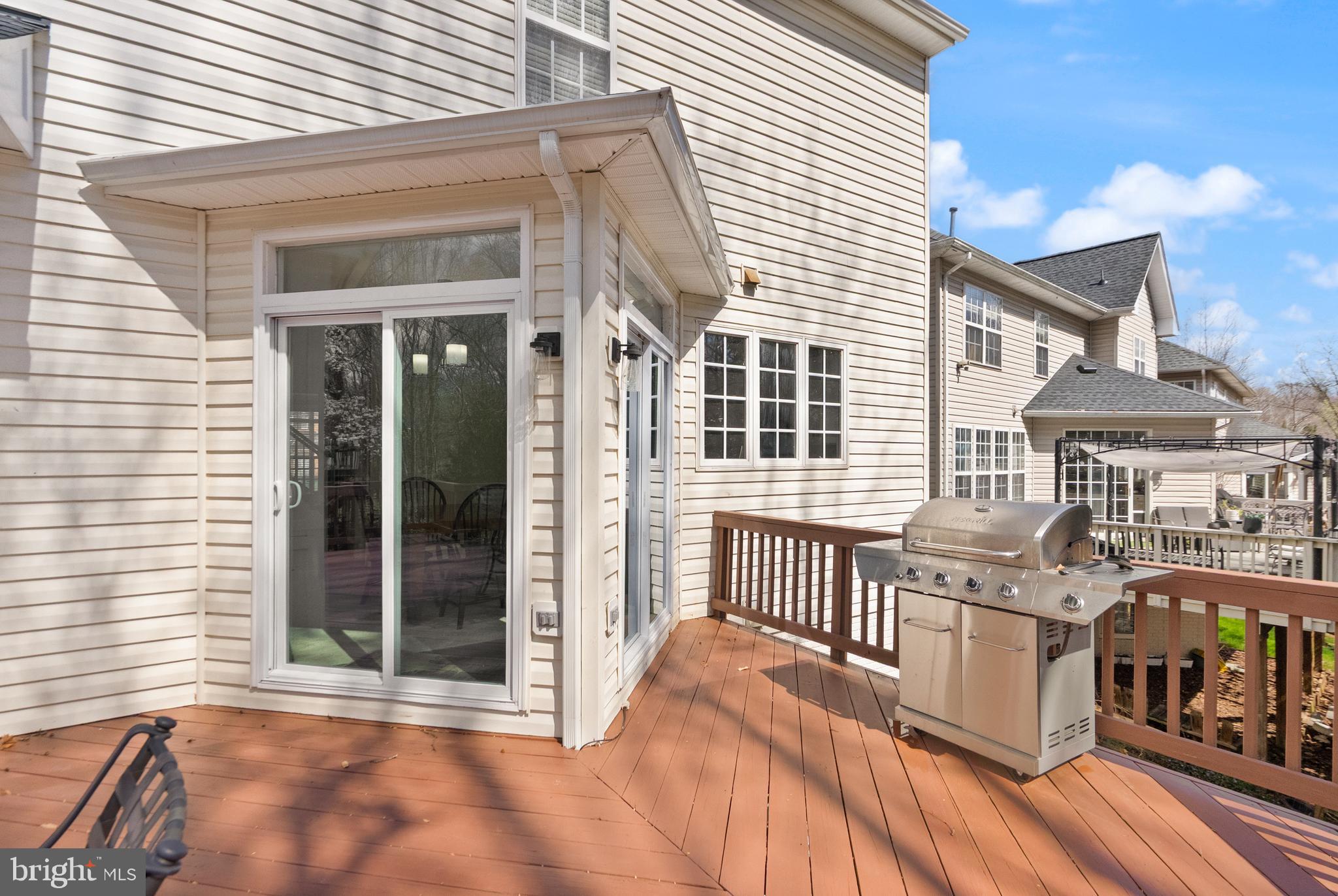 LOWES ISLAND - Residential