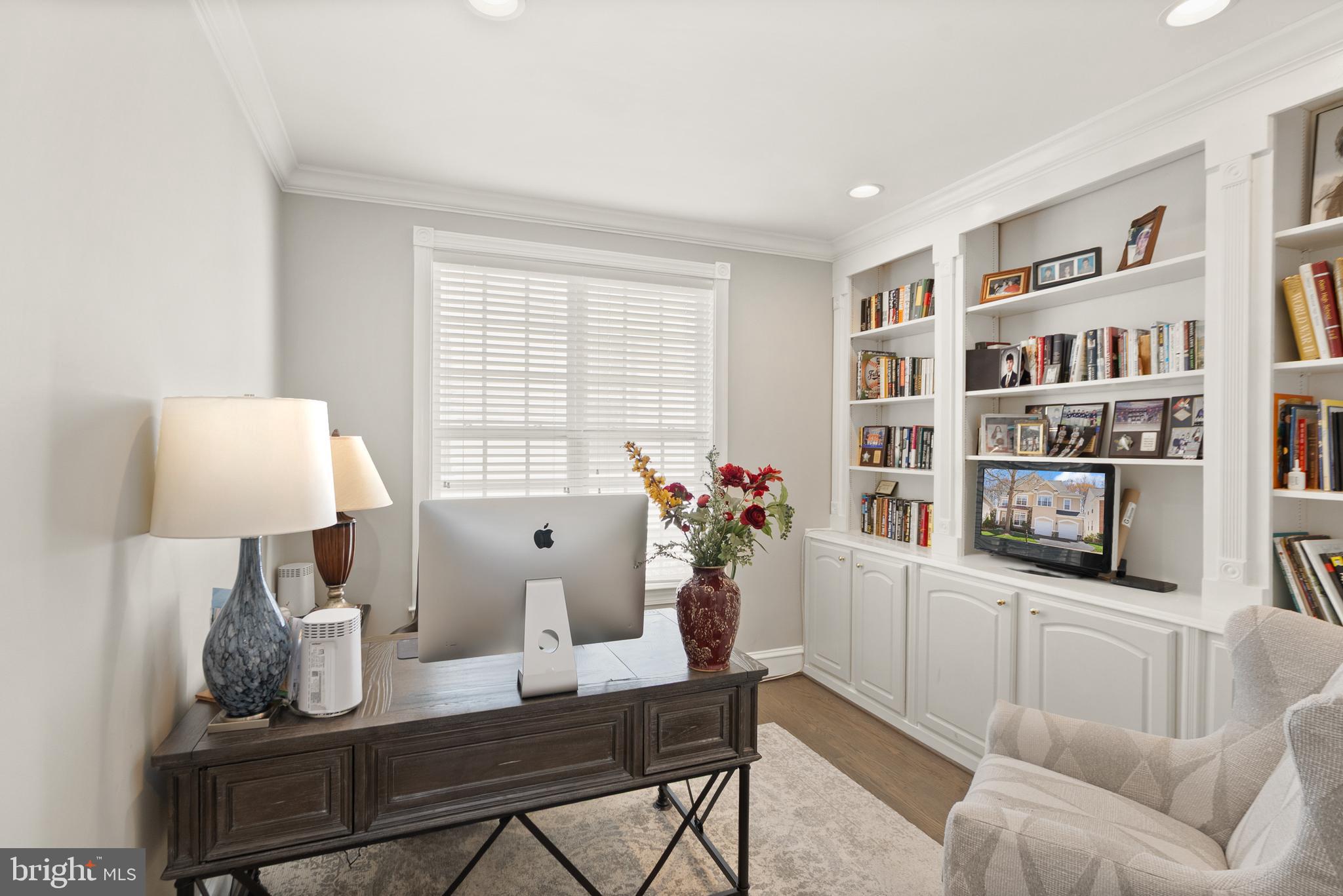 LOWES ISLAND - Residential