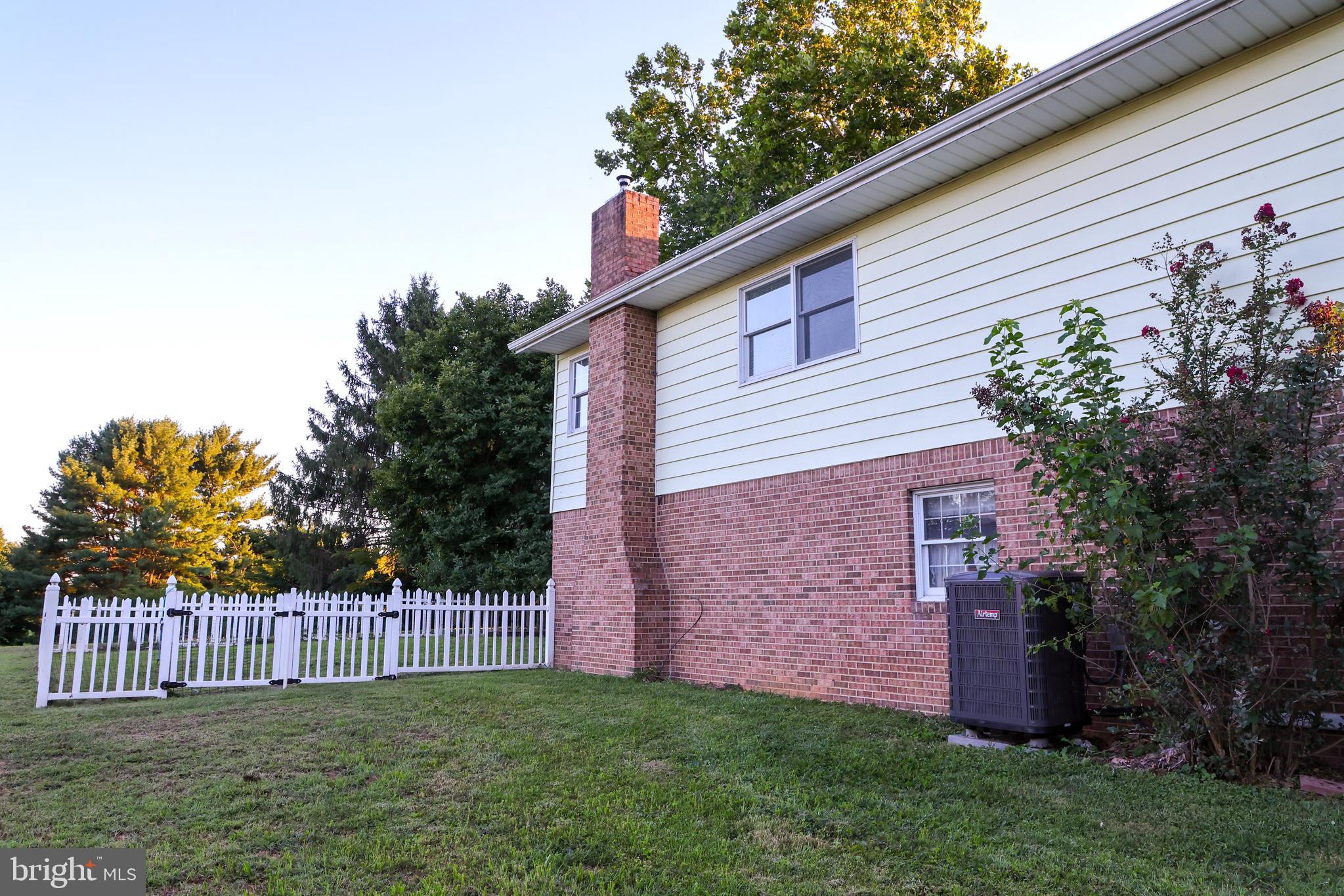 MOUNTAIN VIEW ESTATES - Residential