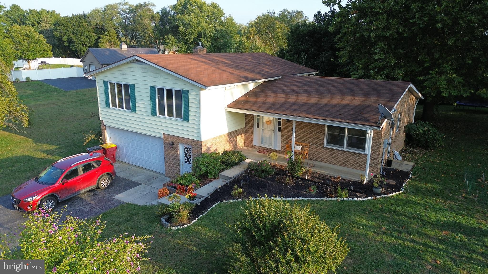 MOUNTAIN VIEW ESTATES - Residential