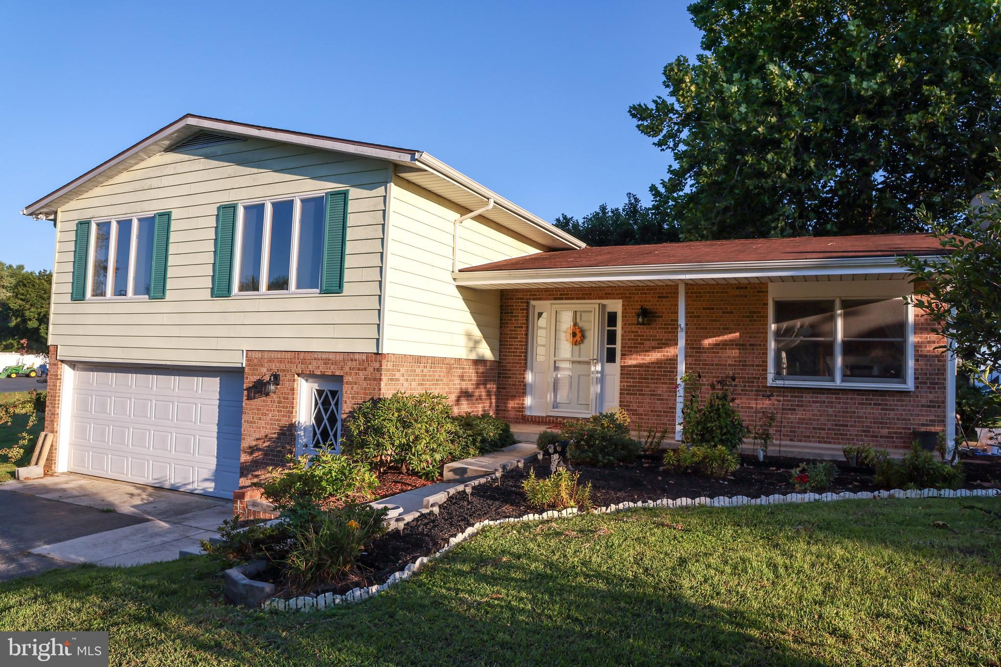 MOUNTAIN VIEW ESTATES - Residential