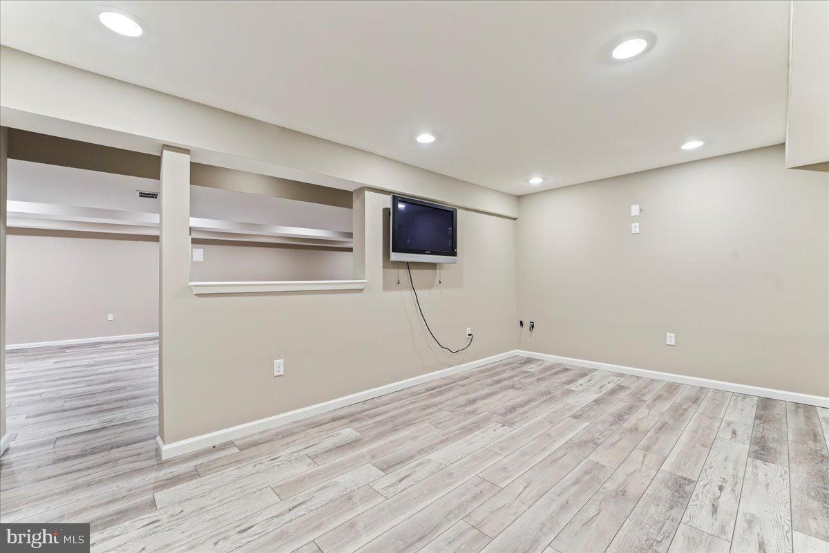 RIVERCREST - Residential Lease