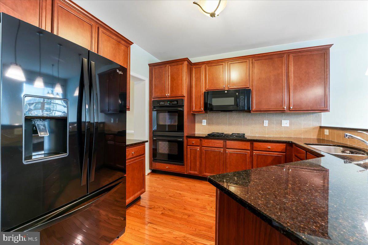 RIVERCREST - Residential Lease