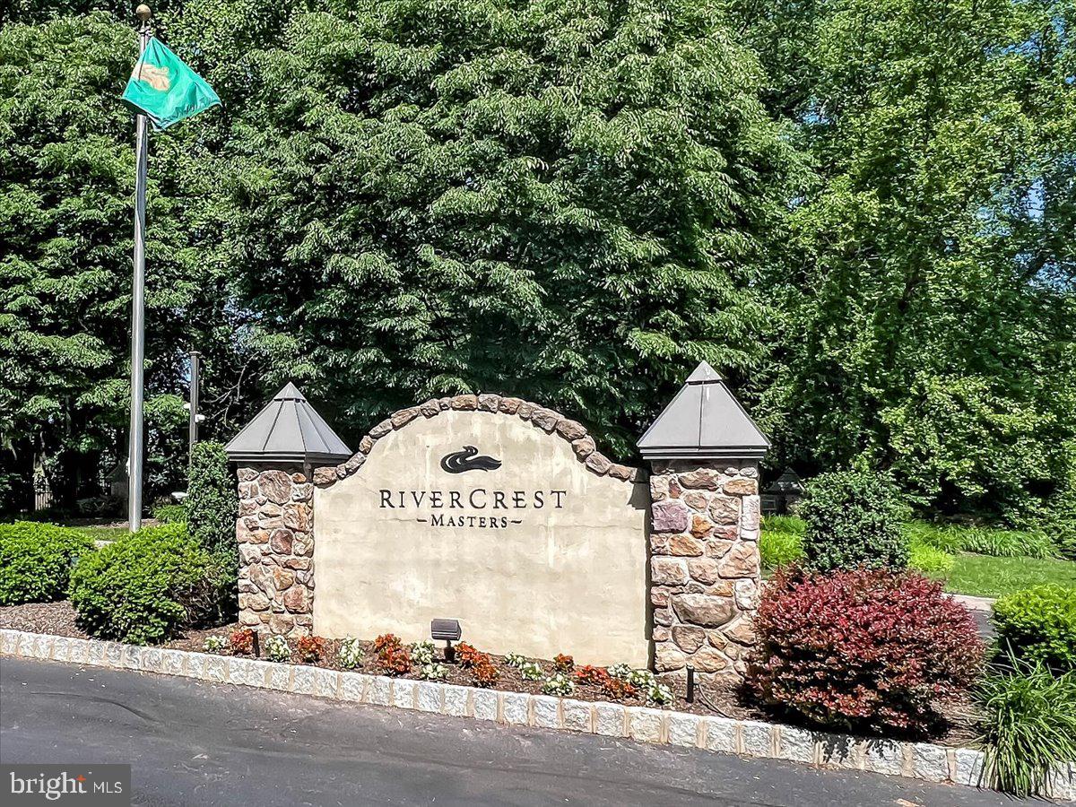 RIVERCREST - Residential Lease