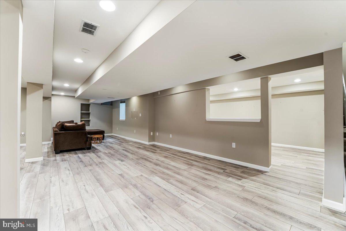 RIVERCREST - Residential Lease