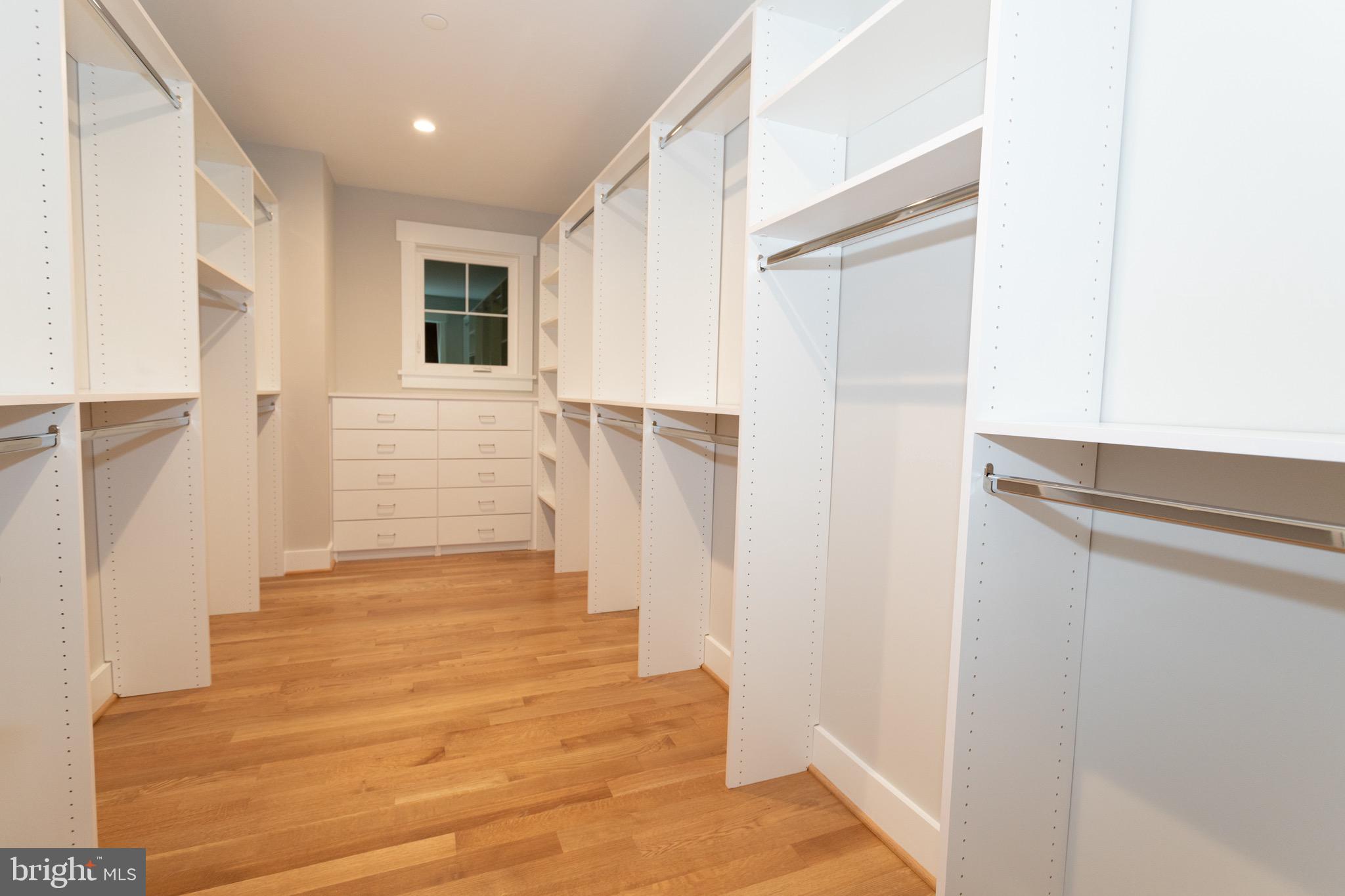 AYRLAWN - Residential