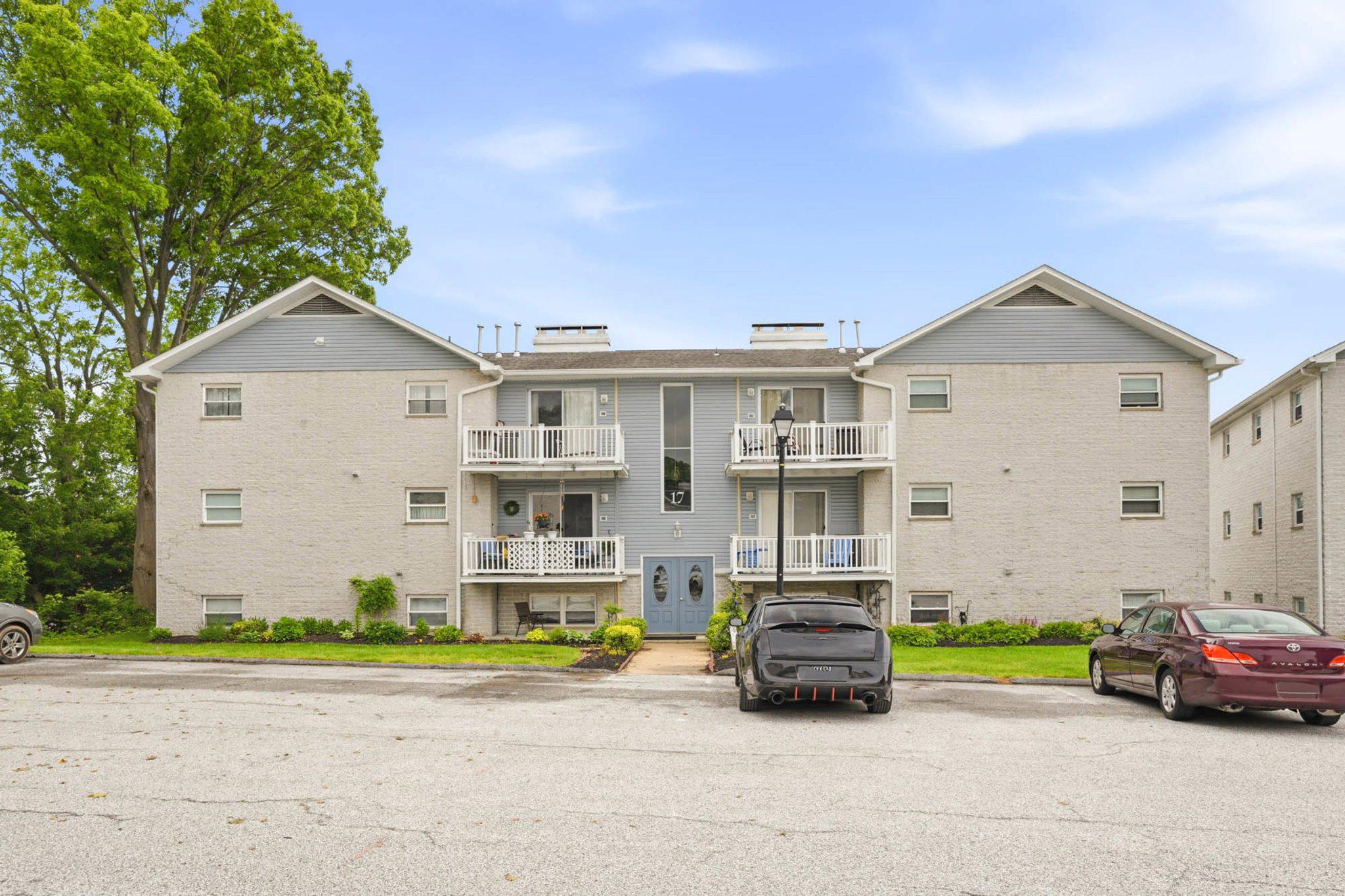 WARREN LODGE CONDOMINIUMS - Residential