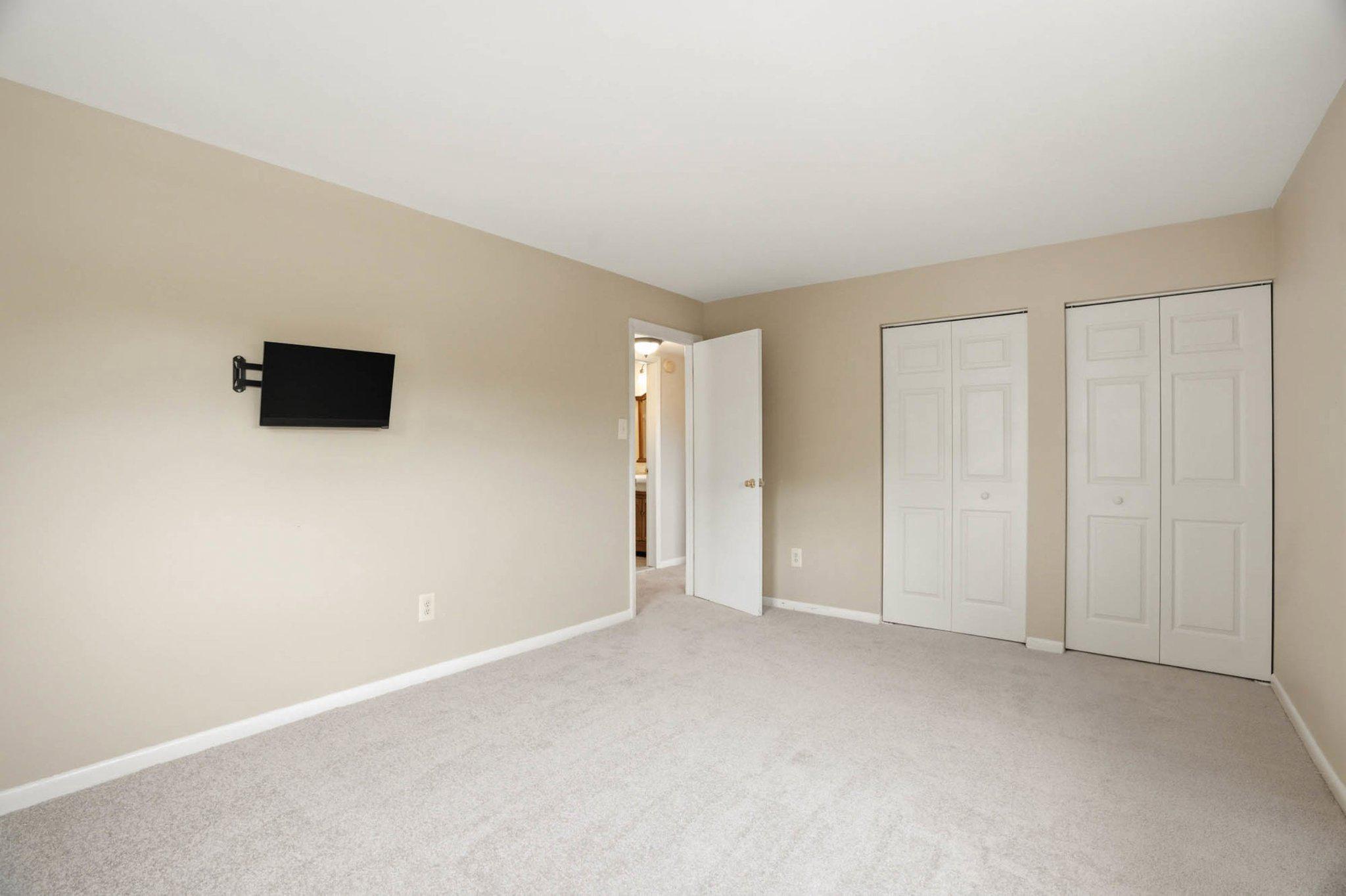 WARREN LODGE CONDOMINIUMS - Residential