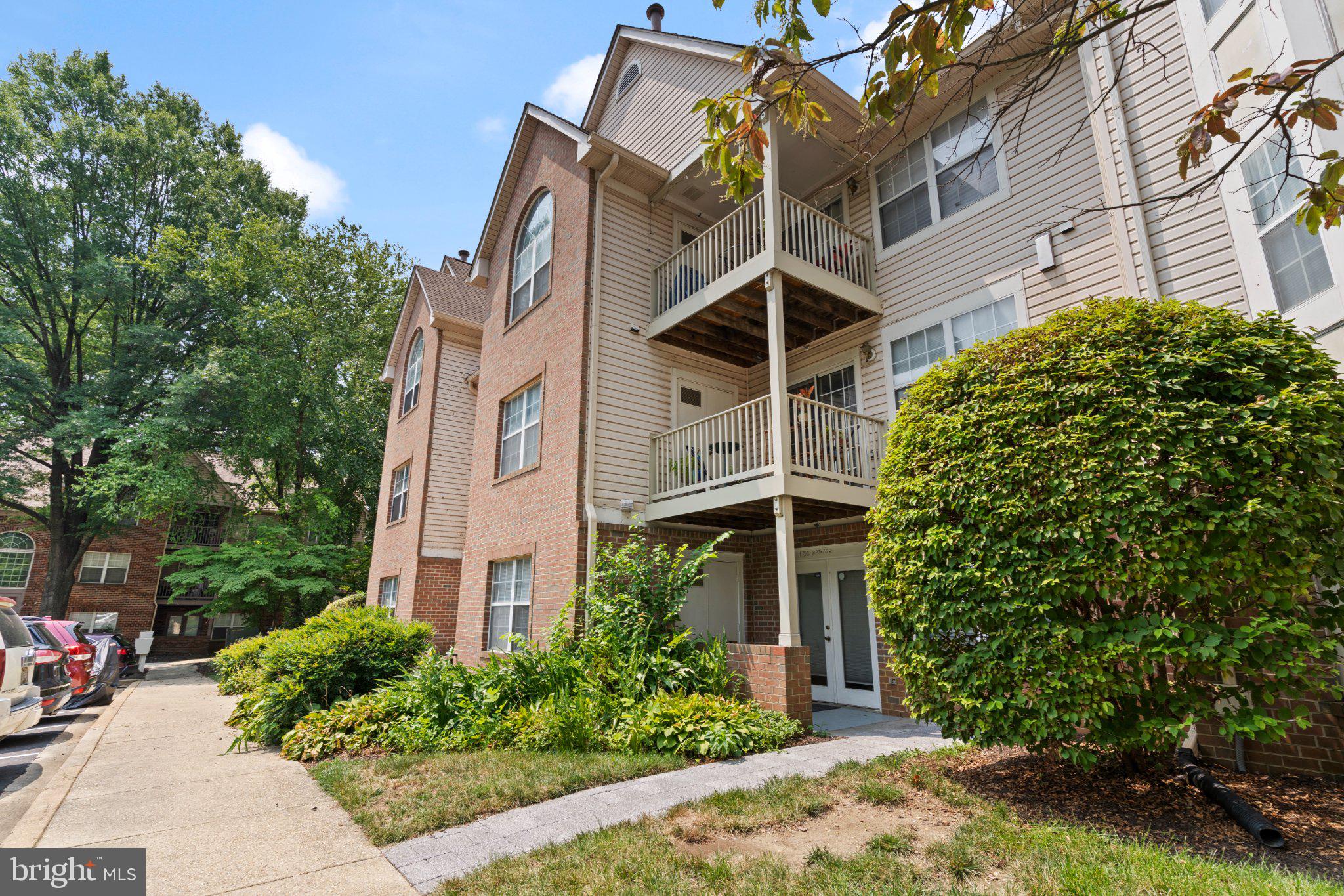 9720 LAKE POINTE COURT 204