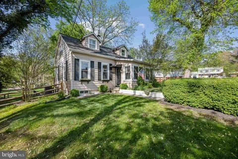 1205 Lark Lane, Fort Washington, MD MLS: MDPG2150254