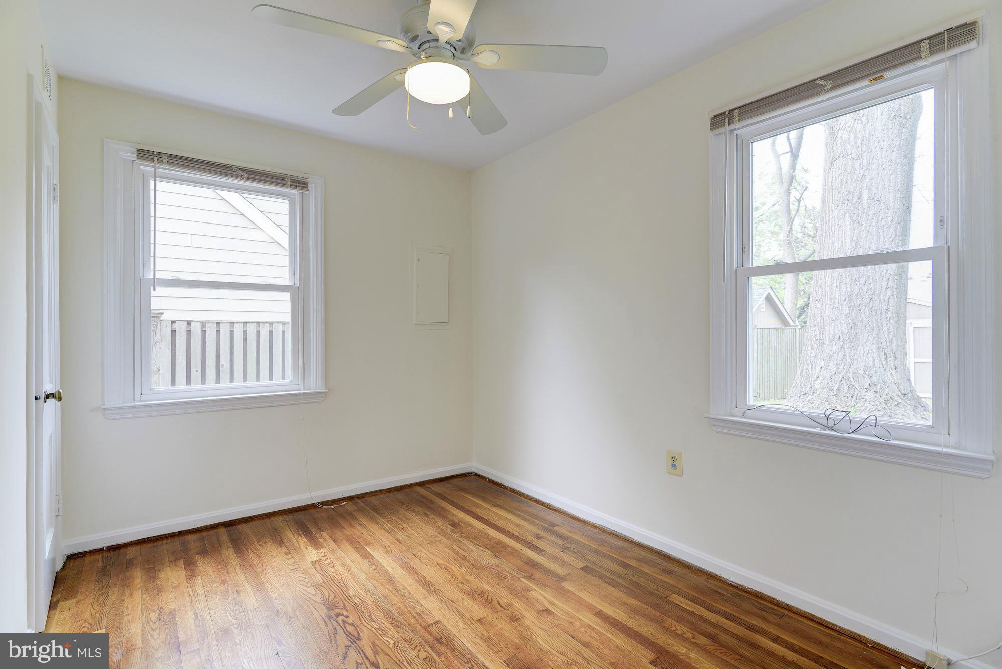 KENSINGTON HEIGHTS - Residential