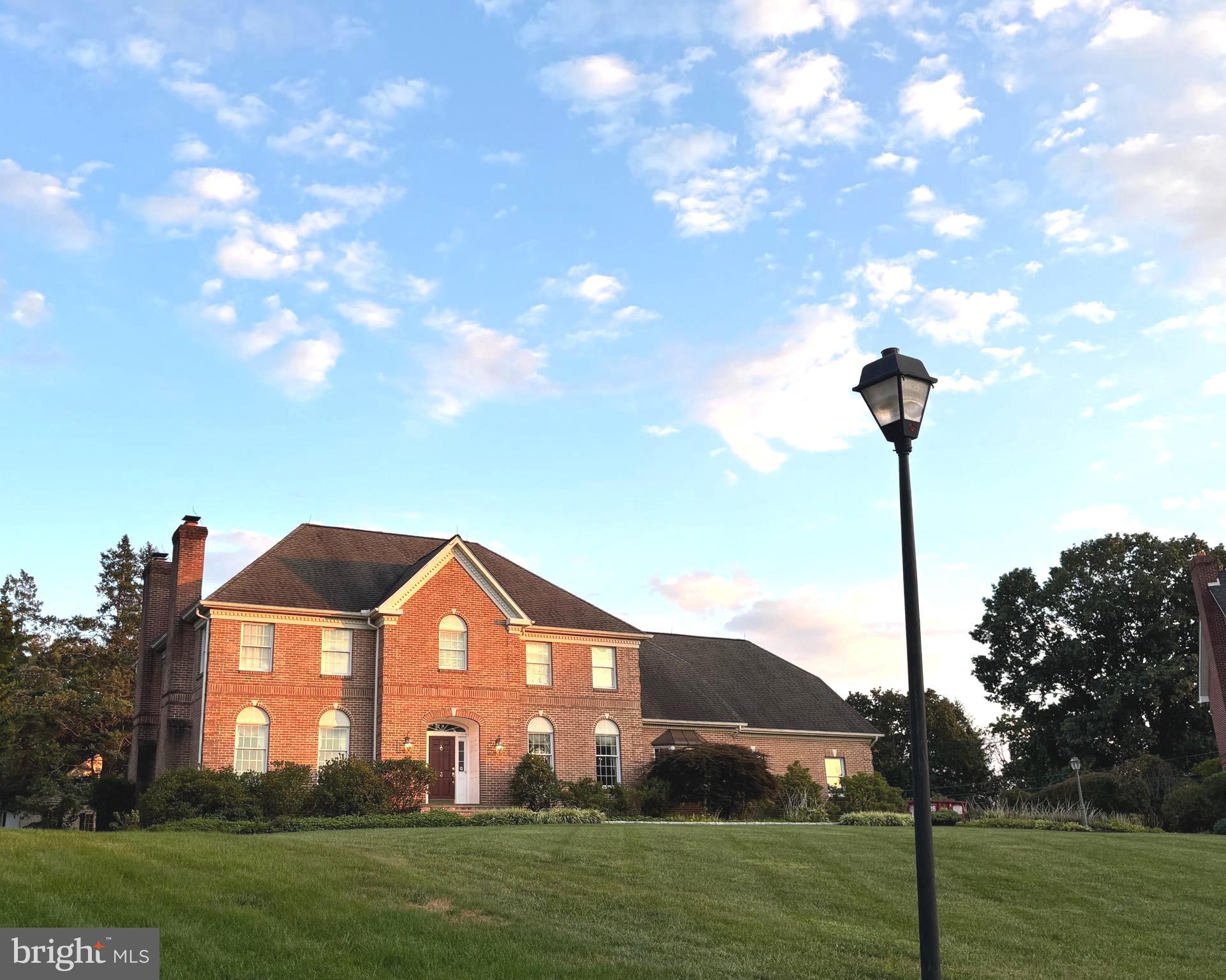 3 SCARLETT COURT