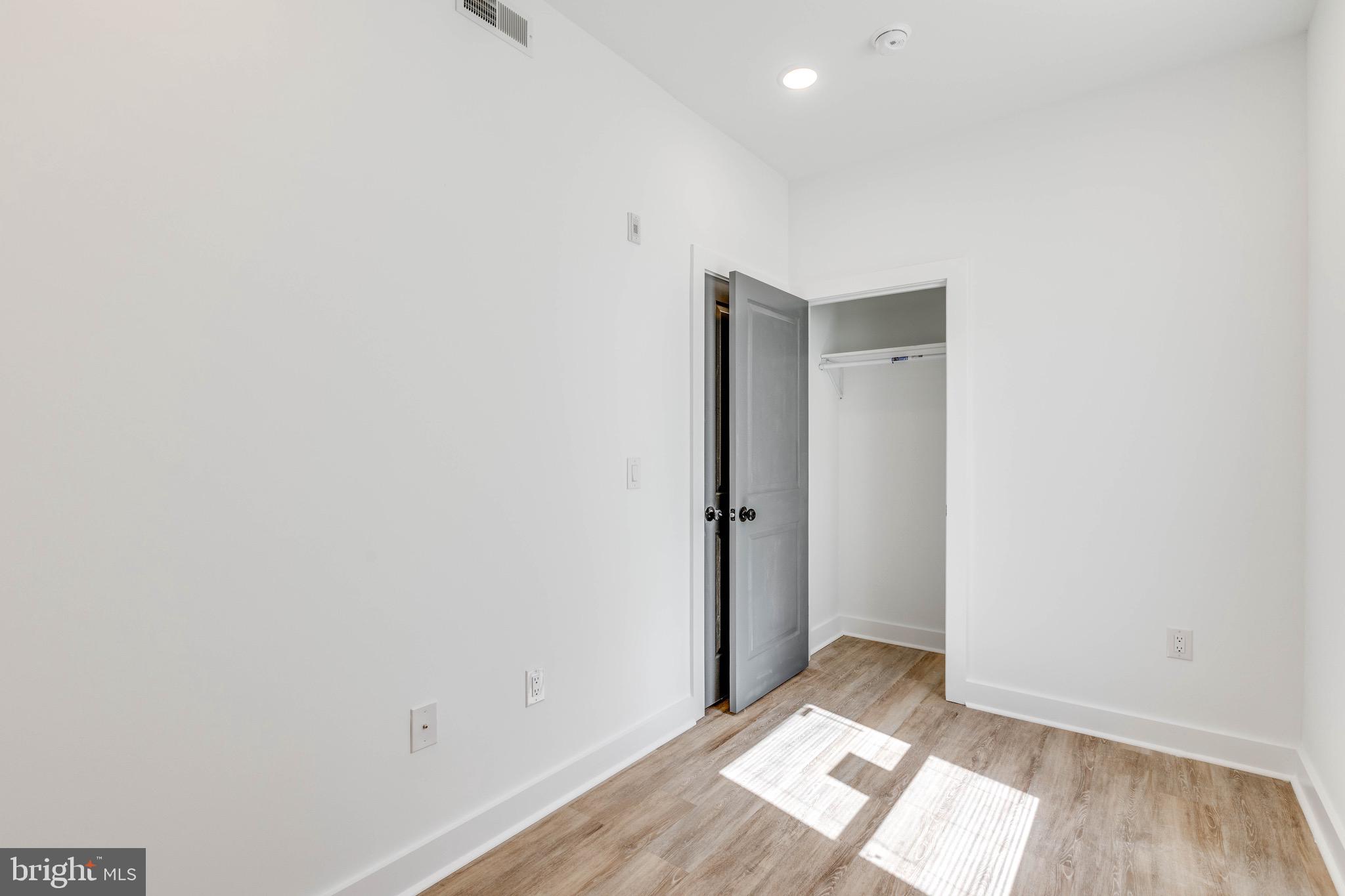 TEMPLE UNIVERSITY - Residential Lease