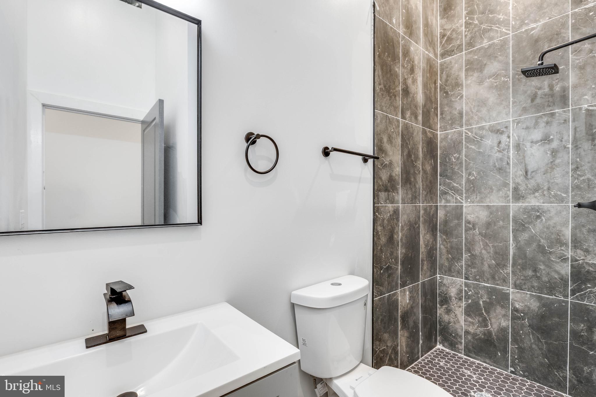 TEMPLE UNIVERSITY - Residential Lease