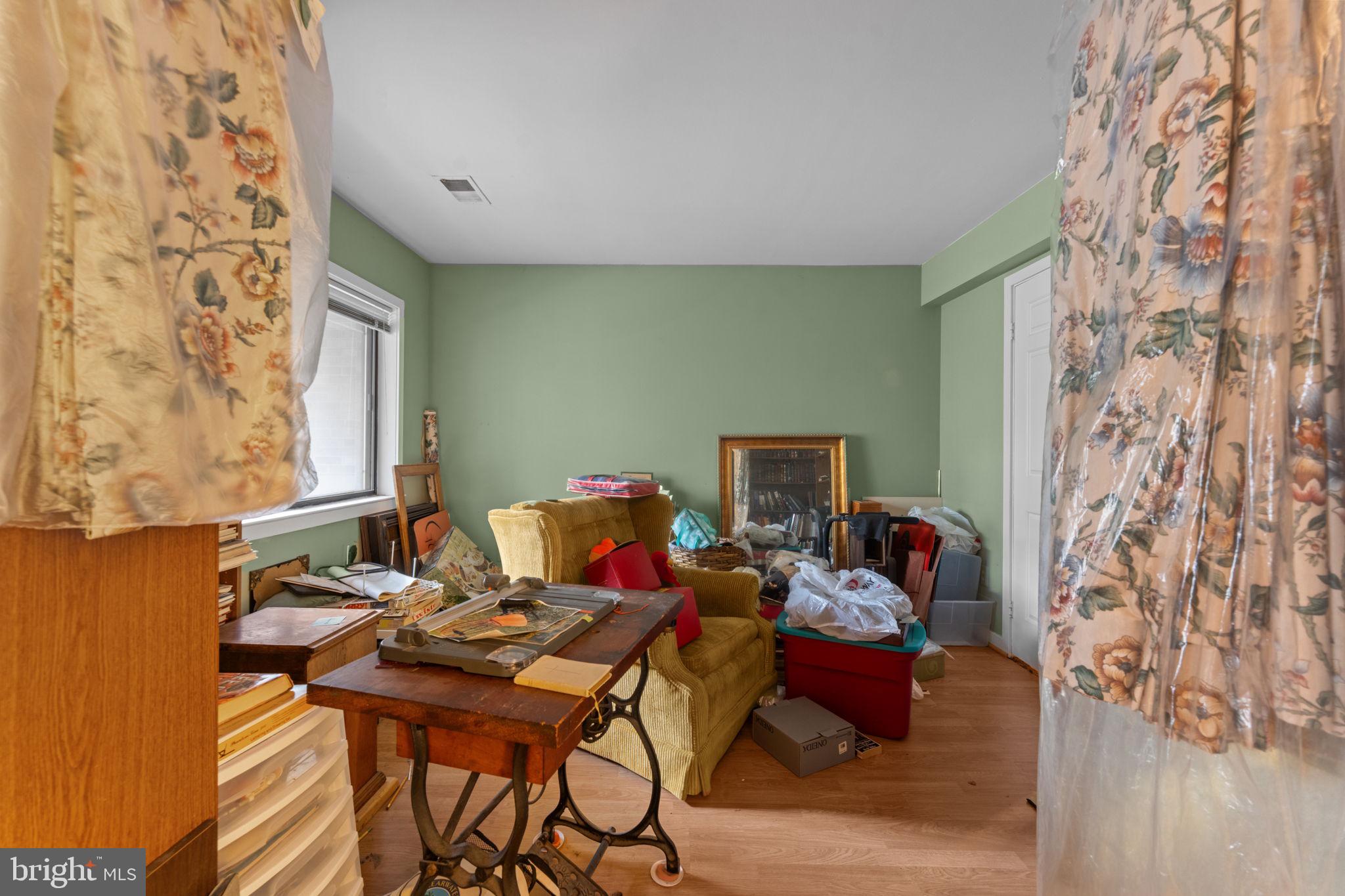 RESTON - Residential