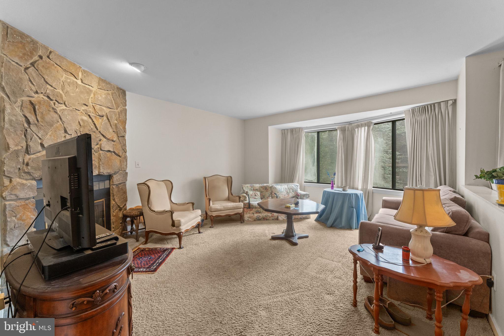 RESTON - Residential