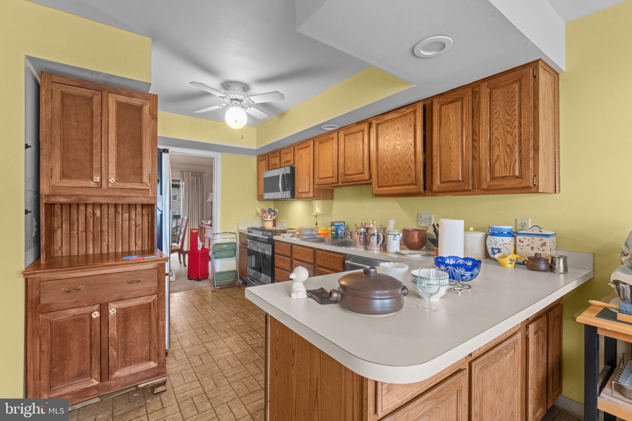 RESTON - Residential